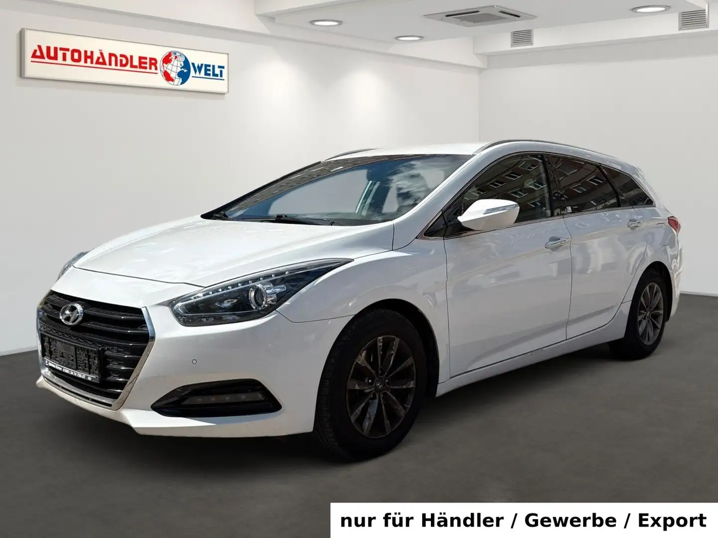 Hyundai i40 Kombi 2.0i Automatik 1.Hand AAC SHZ Navi PDC Blanc - 1