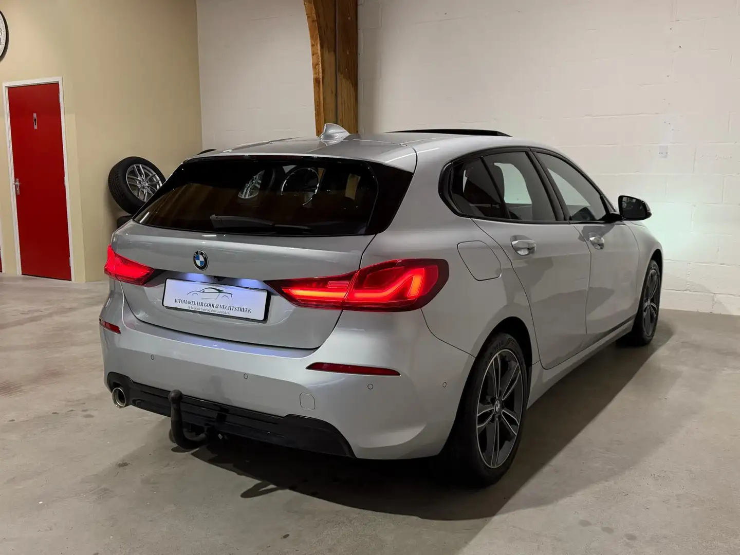 BMW 118 1-serie 118i High Exec. Sportline - Panorama - Led Grijs - 2