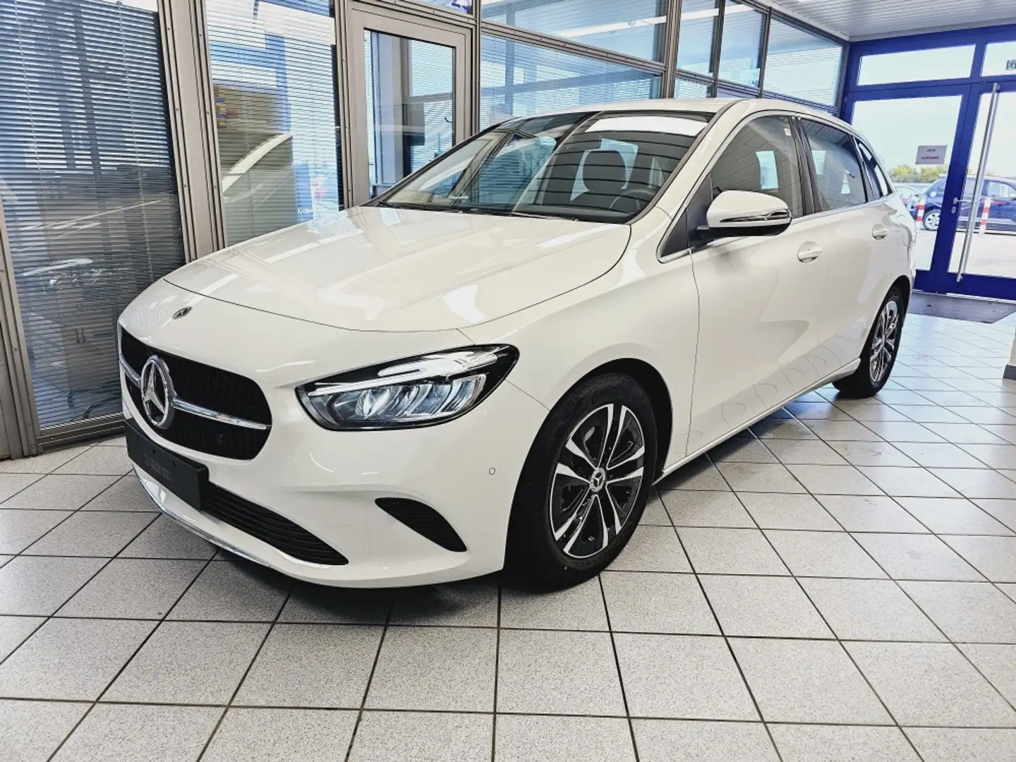 Mercedes-Benz B 200 Progressive Line Navi,AHK,PDC+Kamera Weiß - 2