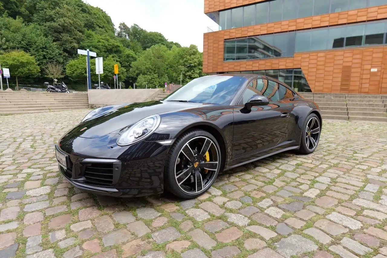 Porsche 911 Carrera 4 Coupé