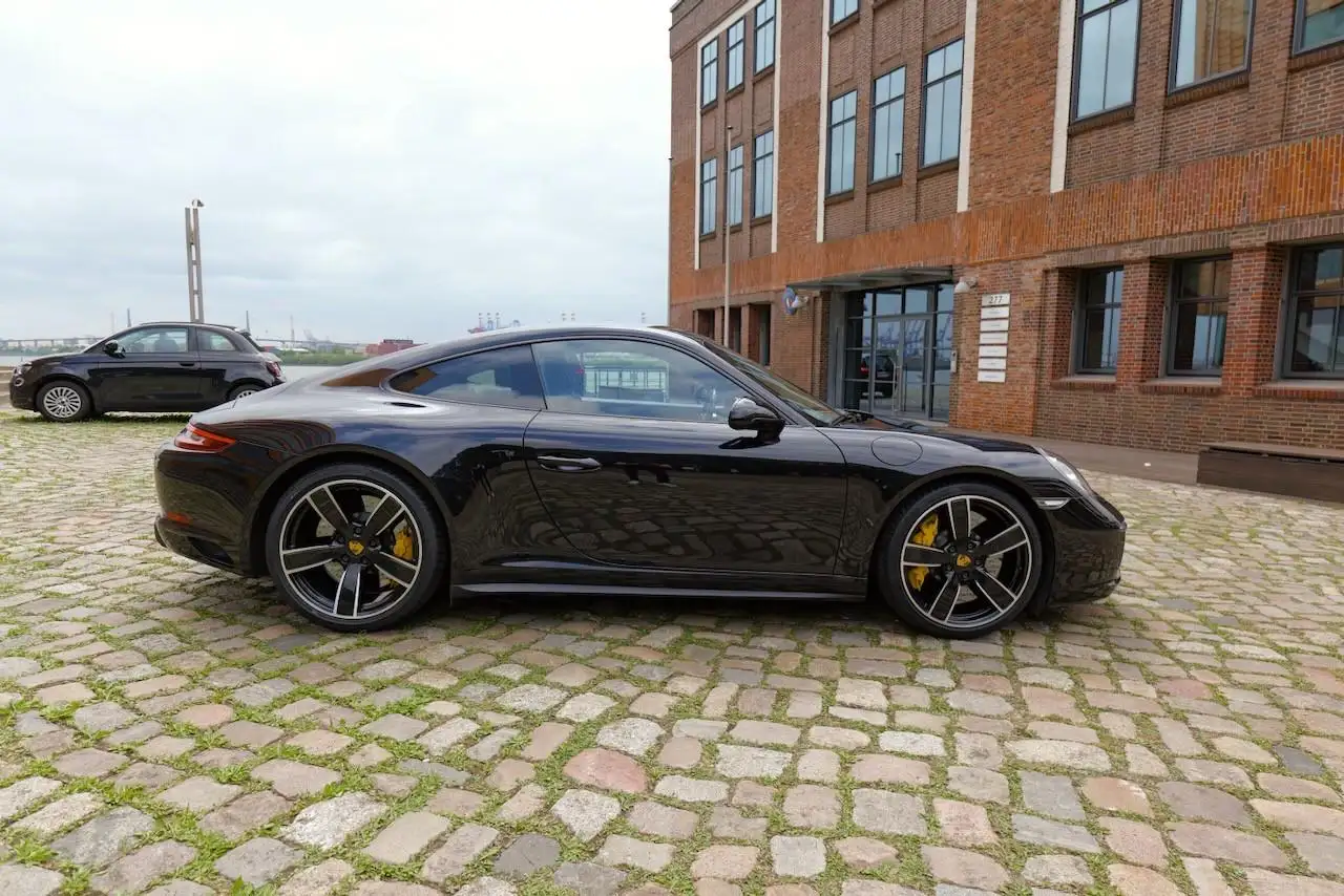 Porsche 911 Carrera 4 Coupé – Foto 4