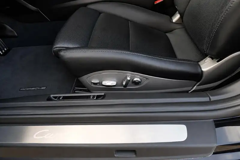 Porsche 911 Carrera 4 Coupé – Foto 12