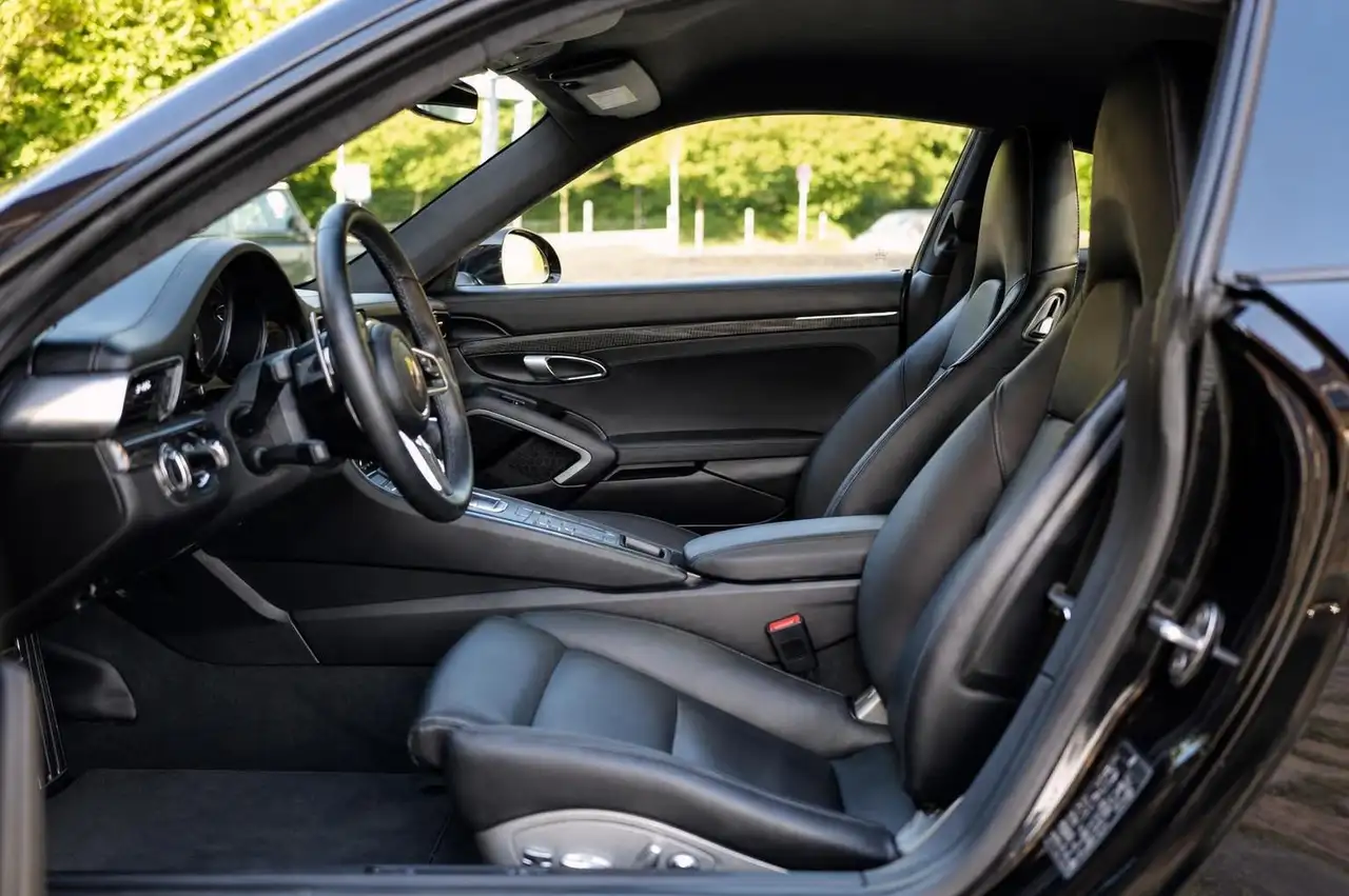 Porsche 911 Carrera 4 Coupé – Foto 9