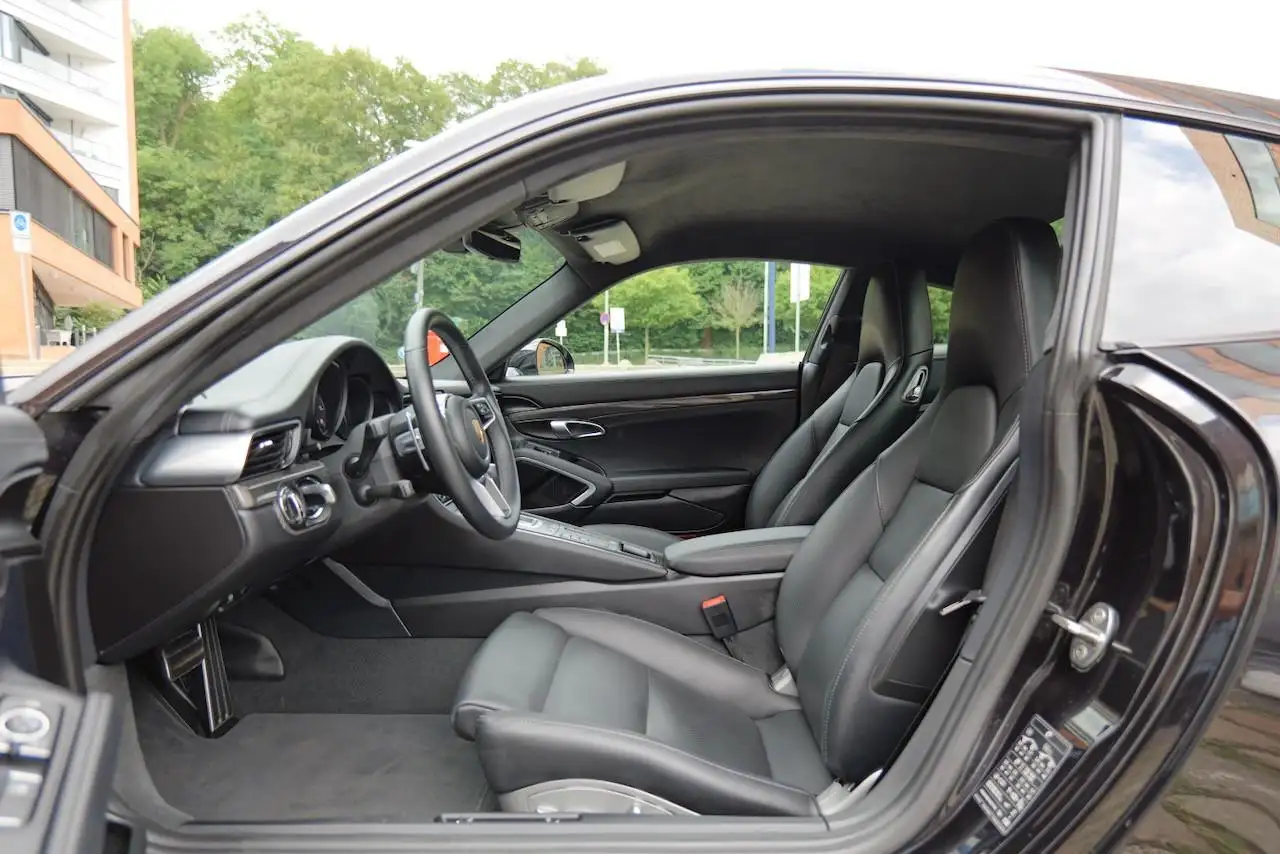 Porsche 911 Carrera 4 Coupé – Foto 9