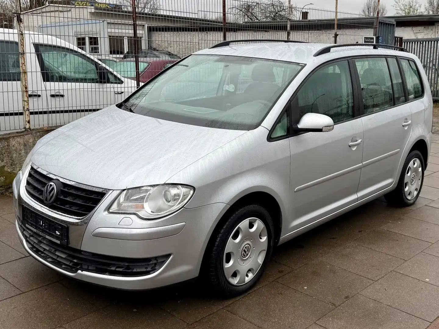 Volkswagen Touran Trendline / 1.9 l Diesel/ TÜV NEU Silber - 1