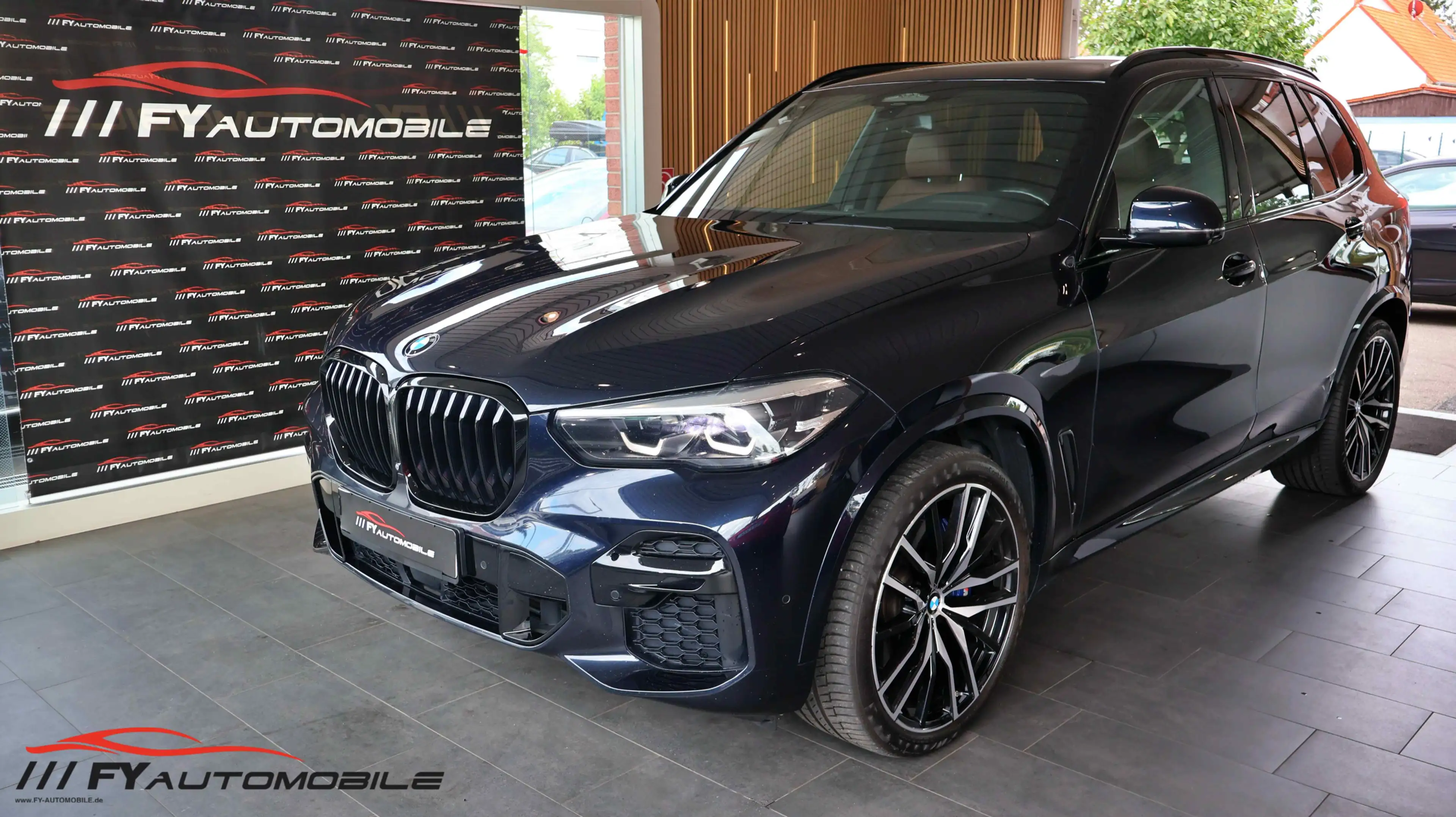 BMW X5 xDrive 30 d M SPORT STANDHEIZ* LED* AHK* 22''