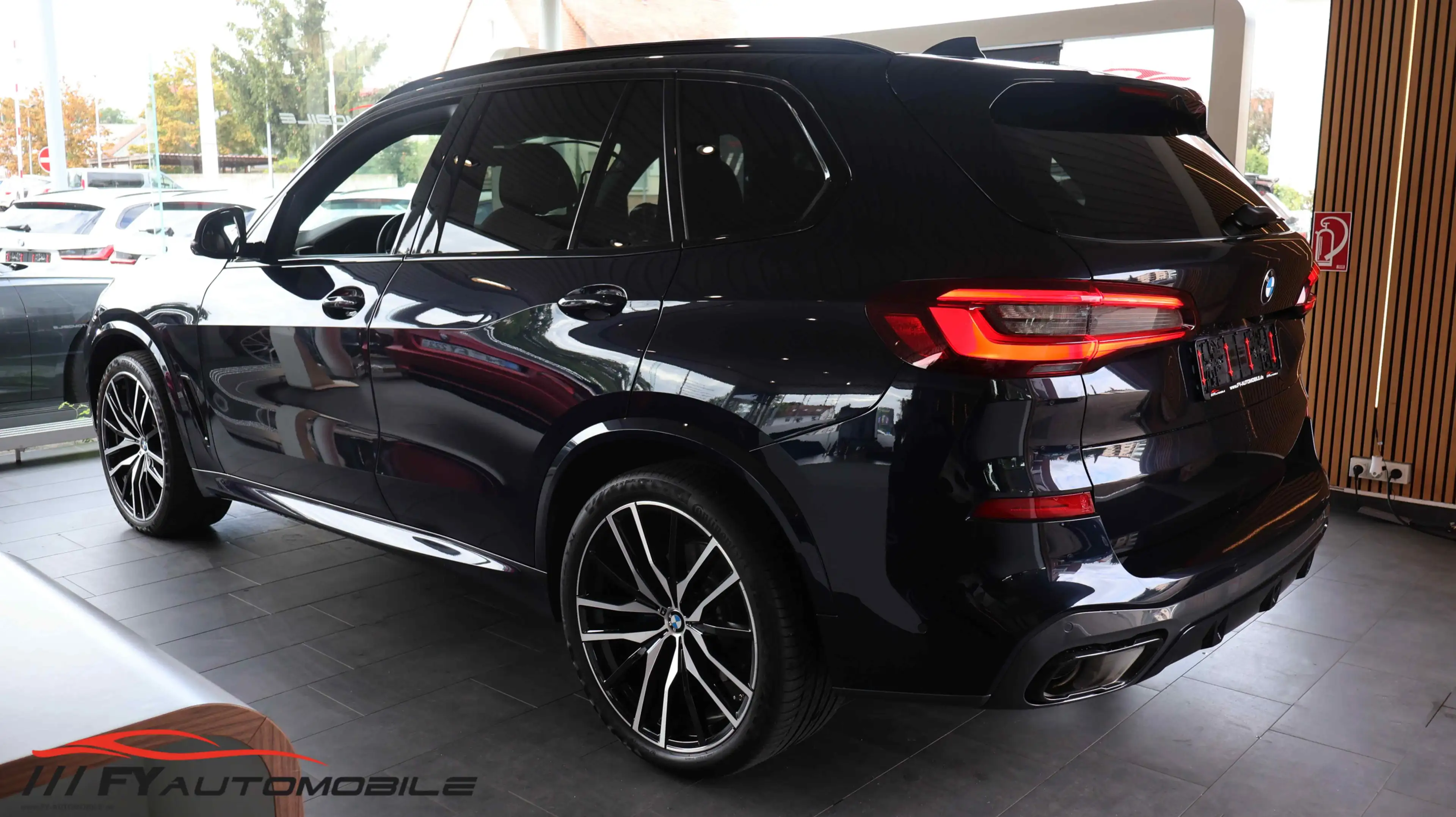 BMW X5 xDrive 30 d M SPORT STANDHEIZ* LED* AHK* 22'' — photo 3