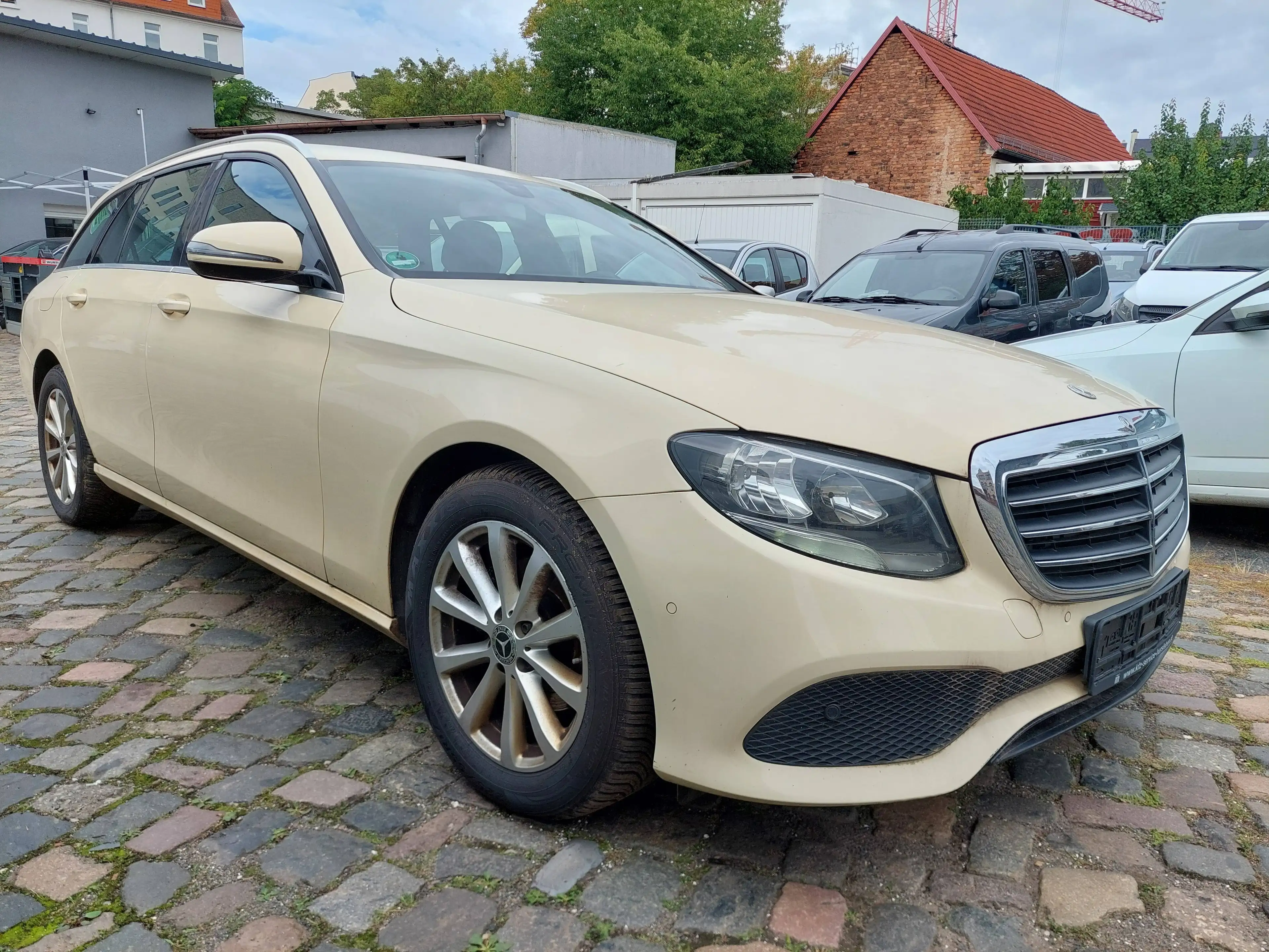 Mercedes-Benz E 200 E 200 d (213.213)