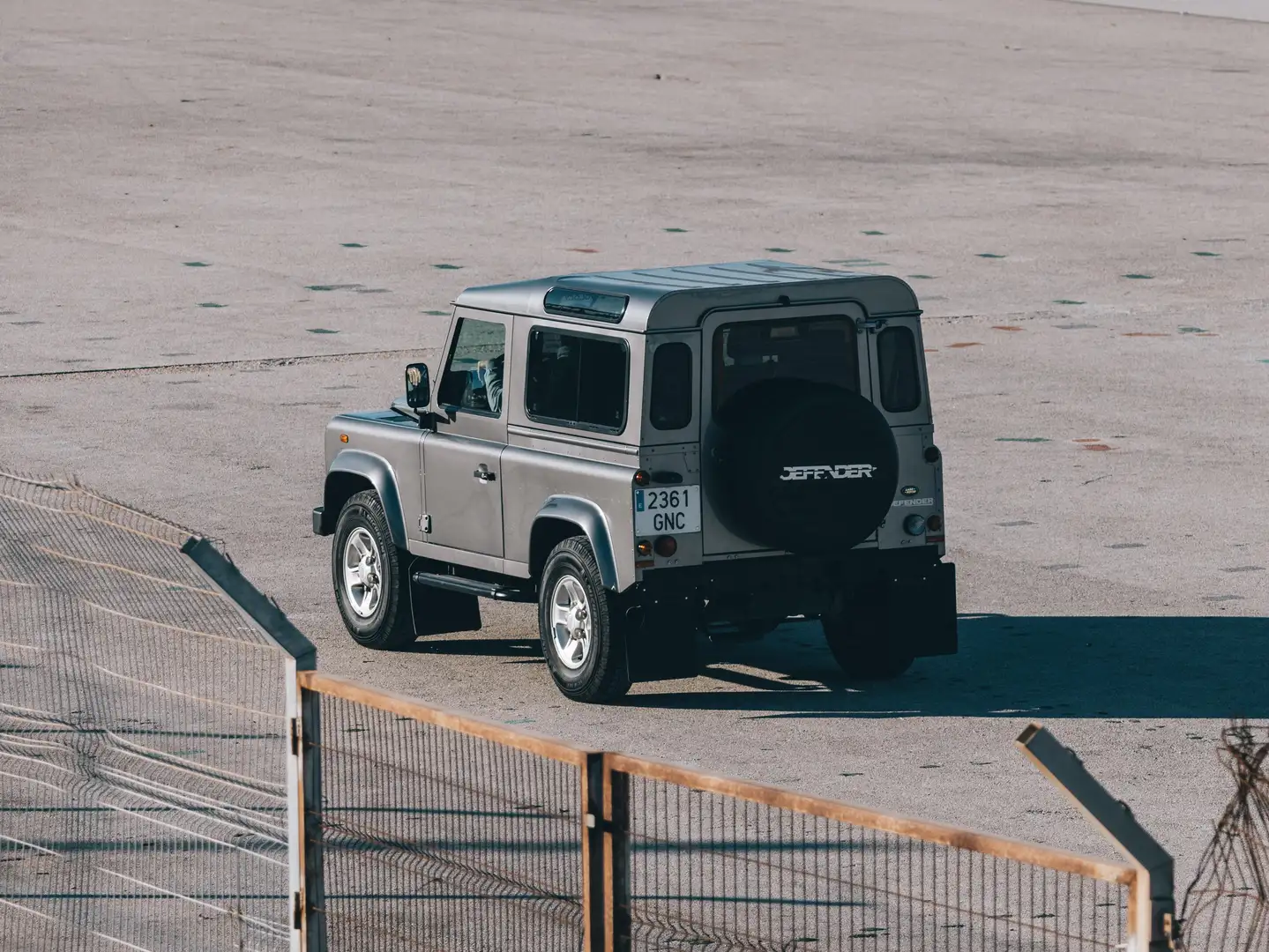 Land Rover Defender Defender Comercial 90 Techo Duro S S Gris - 2