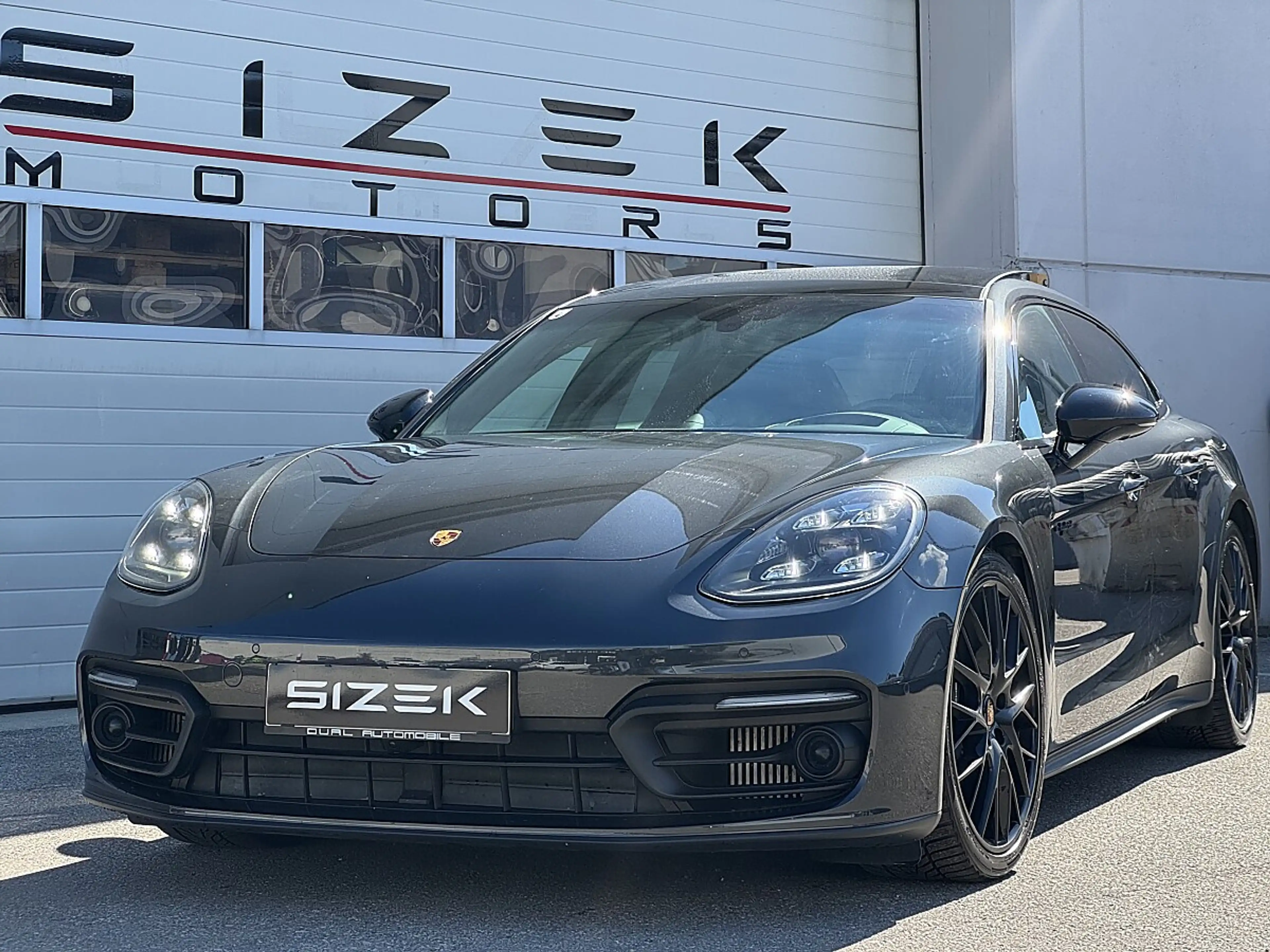 Porsche Panamera 4 E-Hybrid PHEV Sport Turismo Platinum Edition ...
