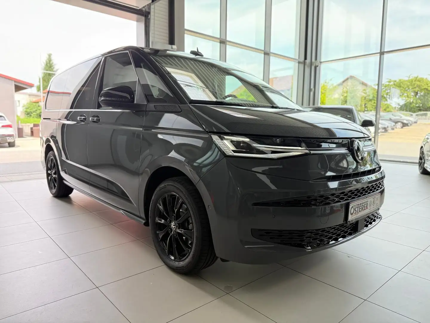 Volkswagen T7 Multivan VW T7 Multivan Edition Lang DSG-5 Jahre Garantie-A Grau - 2