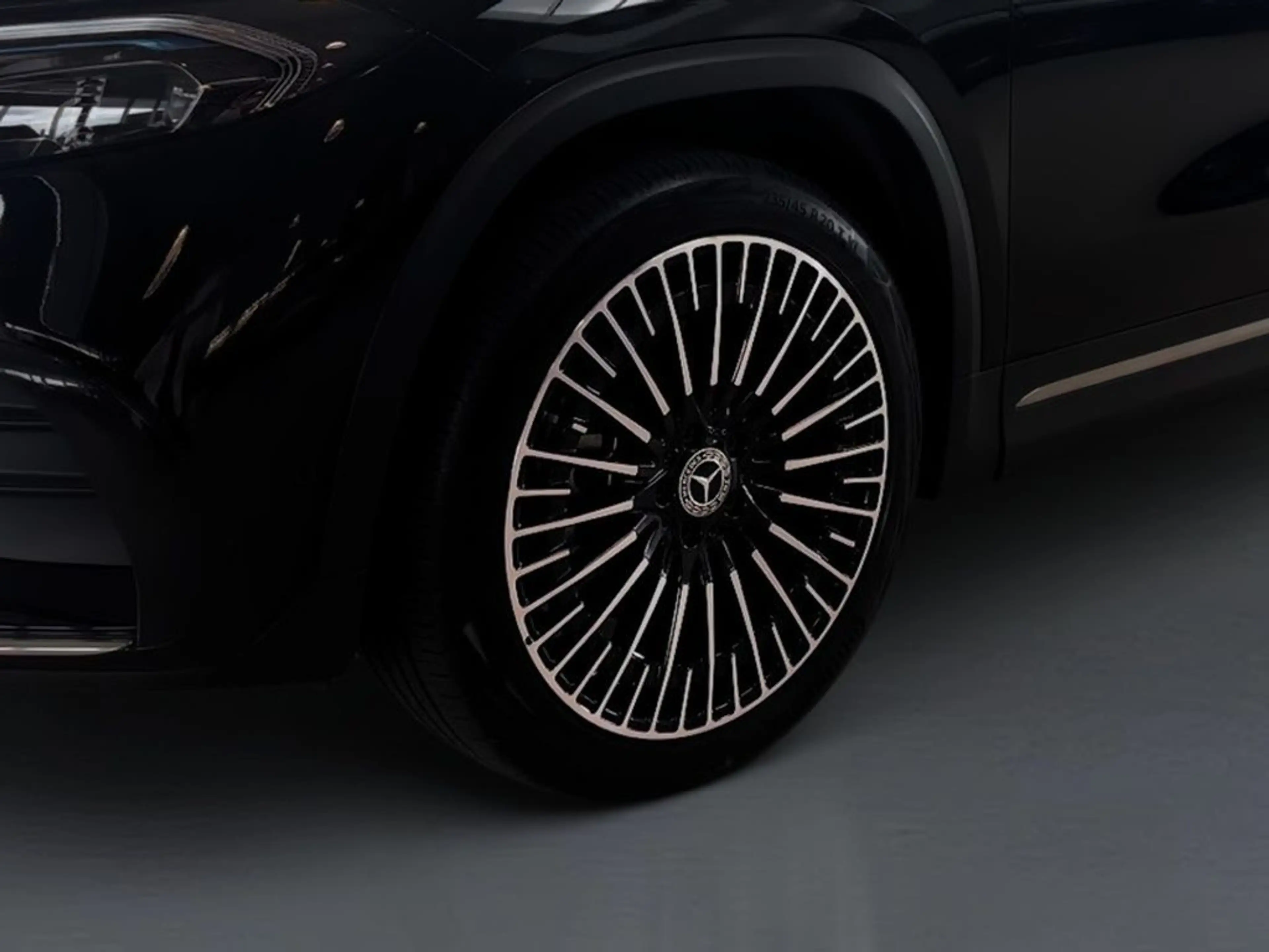 Mercedes-Benz EQA 250 AMG+360+LEDER+KEYLESS+DC+MBUX+AMBIENTE — photo 4