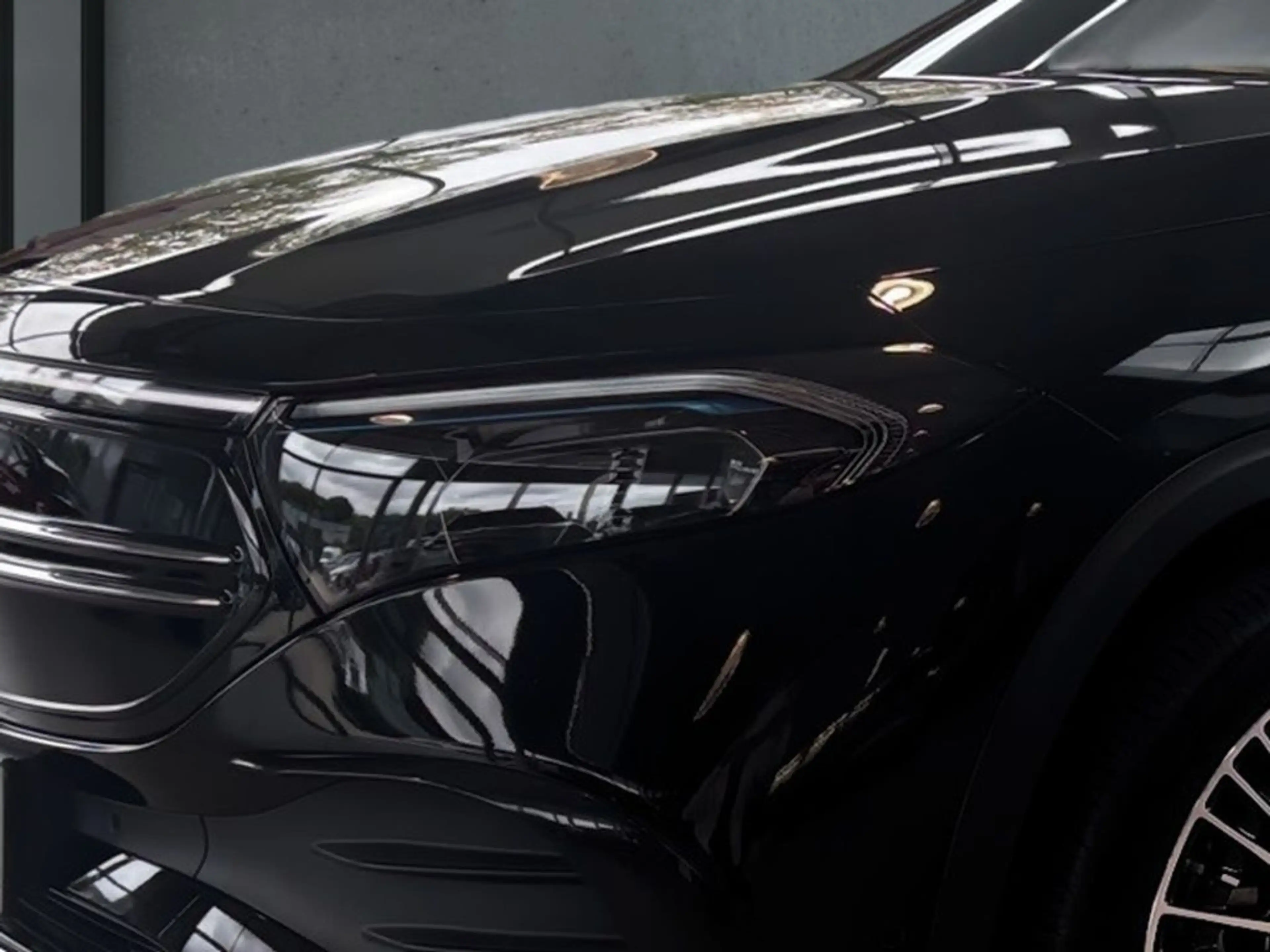 Mercedes-Benz EQA 250 AMG+360+LEDER+KEYLESS+DC+MBUX+AMBIENTE — photo 2