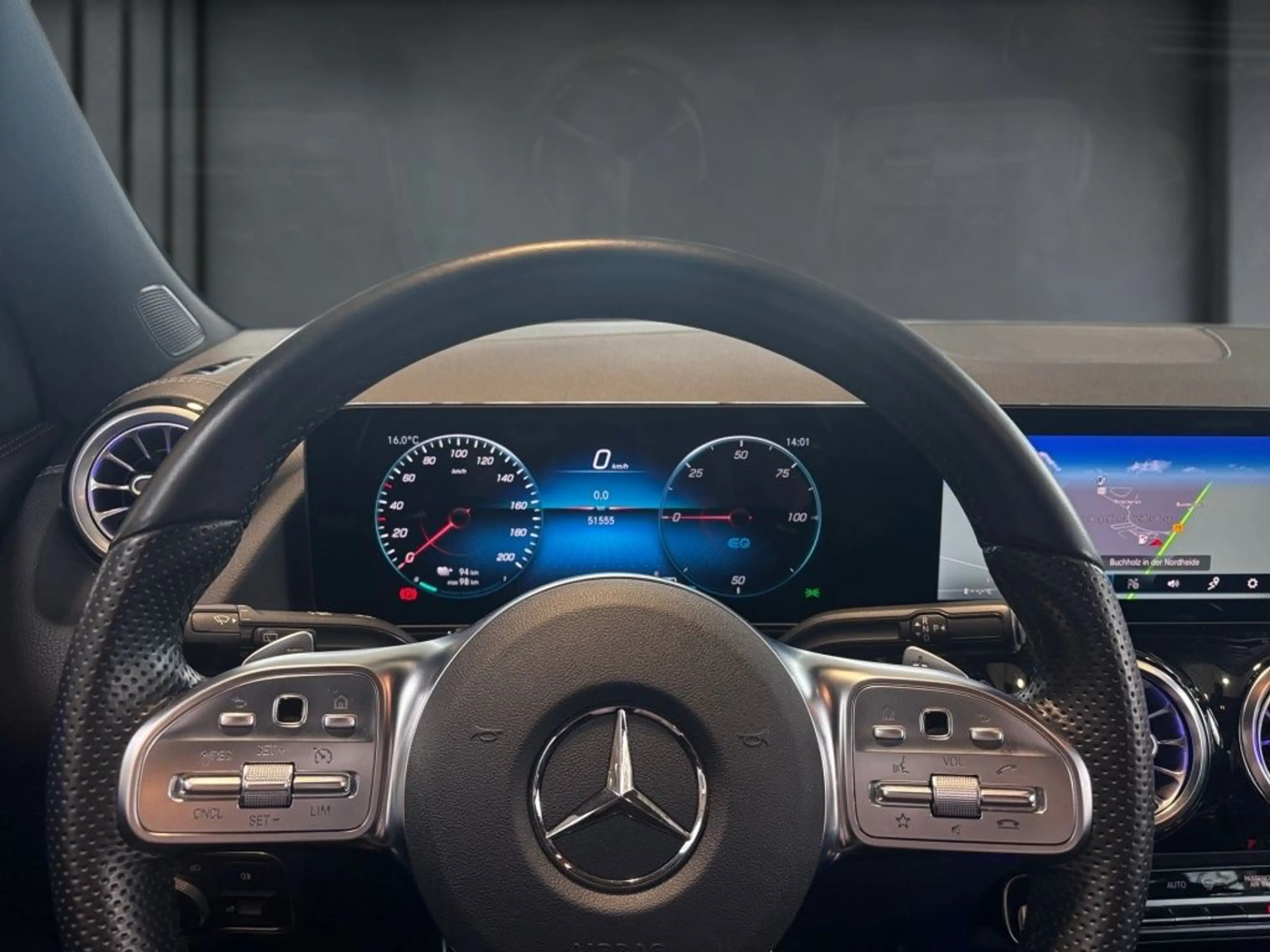Mercedes-Benz EQA 250 AMG+360+LEDER+KEYLESS+DC+MBUX+AMBIENTE — photo 8