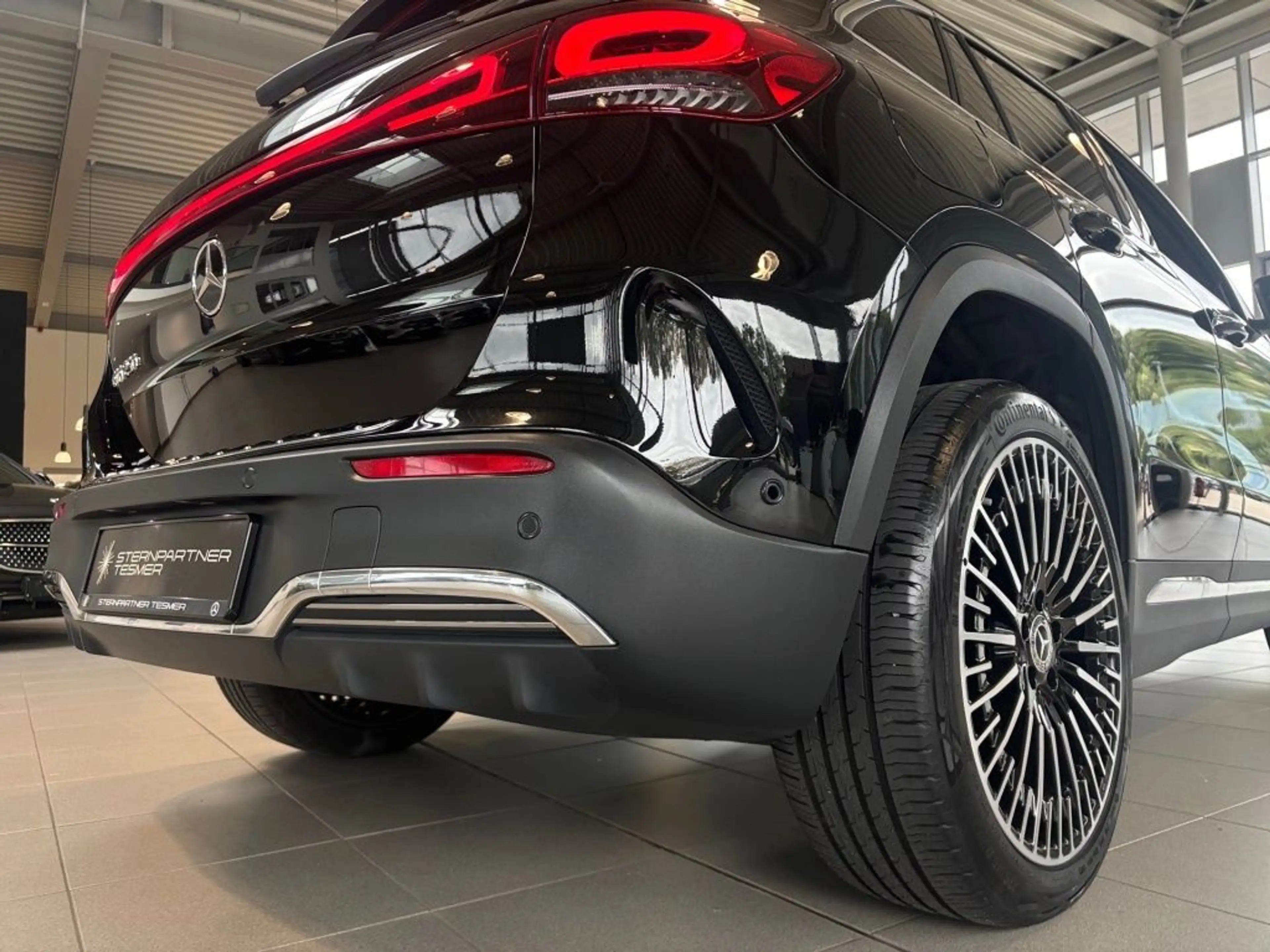 Mercedes-Benz EQA 250 AMG+360+LEDER+KEYLESS+DC+MBUX+AMBIENTE — photo 12