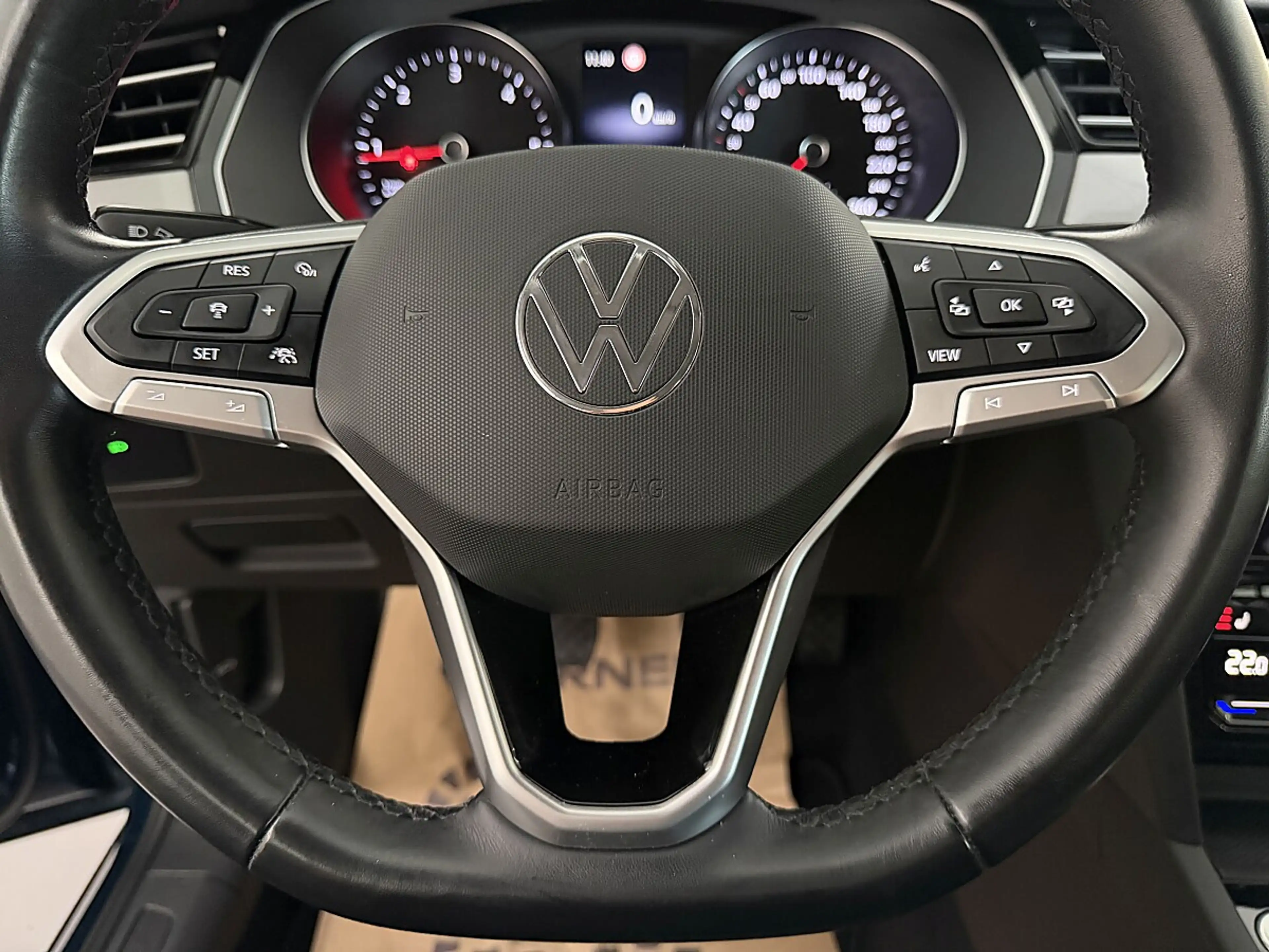 Volkswagen Passat Variant 2,0TDI *LED*NAVI*ACC*Sitzheizung*Rückfahrkamera... — photo 6