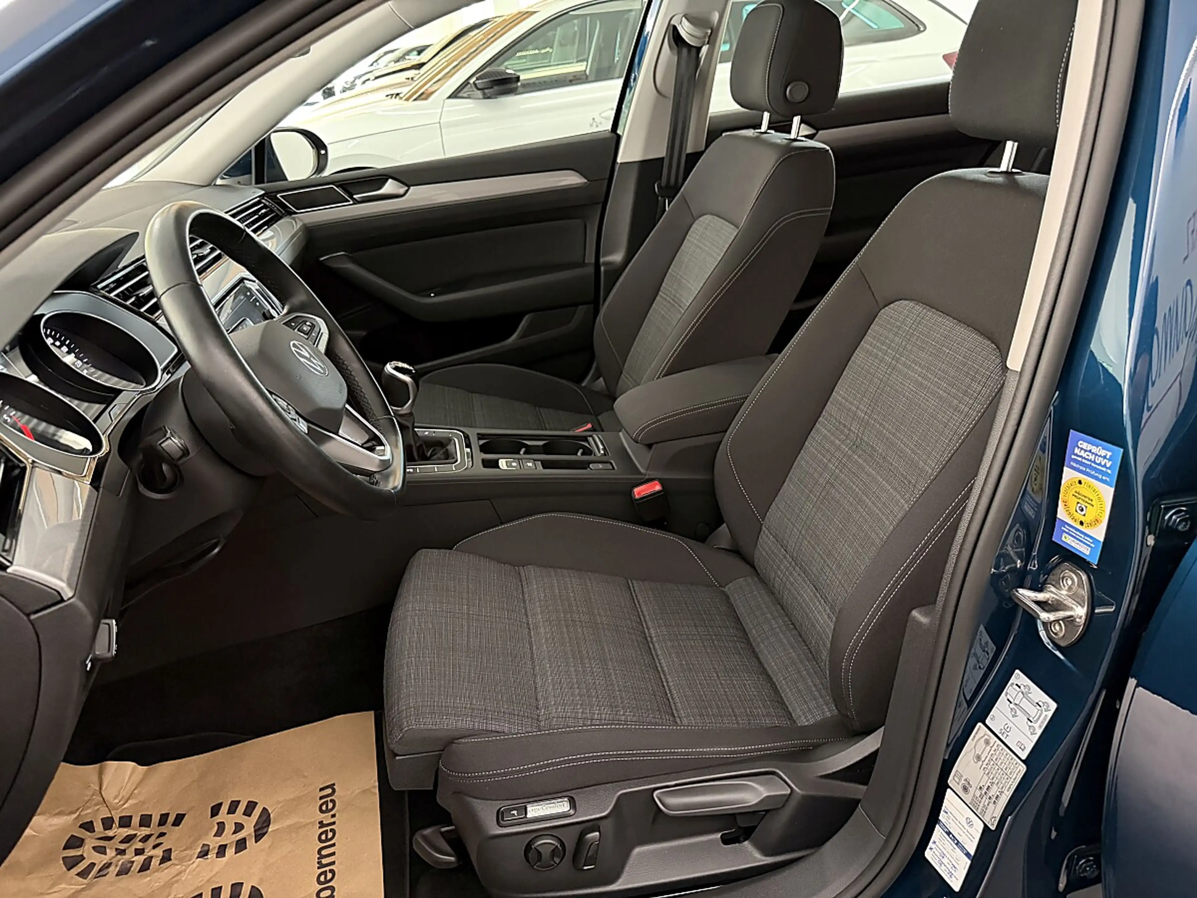Volkswagen Passat Variant 2,0TDI *LED*NAVI*ACC*Sitzheizung*Rückfahrkamera... — photo 10