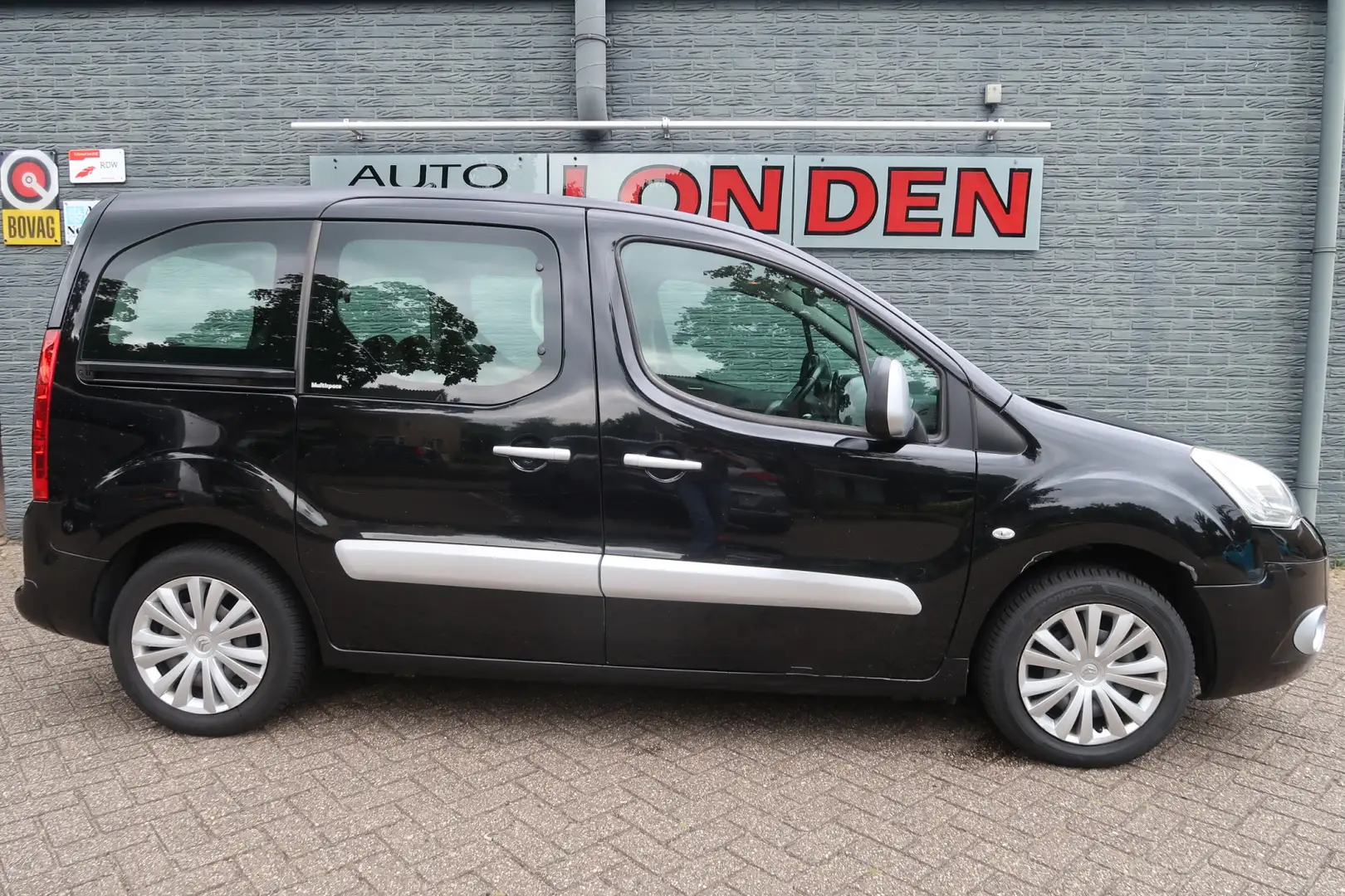 Citroen Berlingo 1.6 VTi 120 XTR lichte parkeerschade Zwart - 2