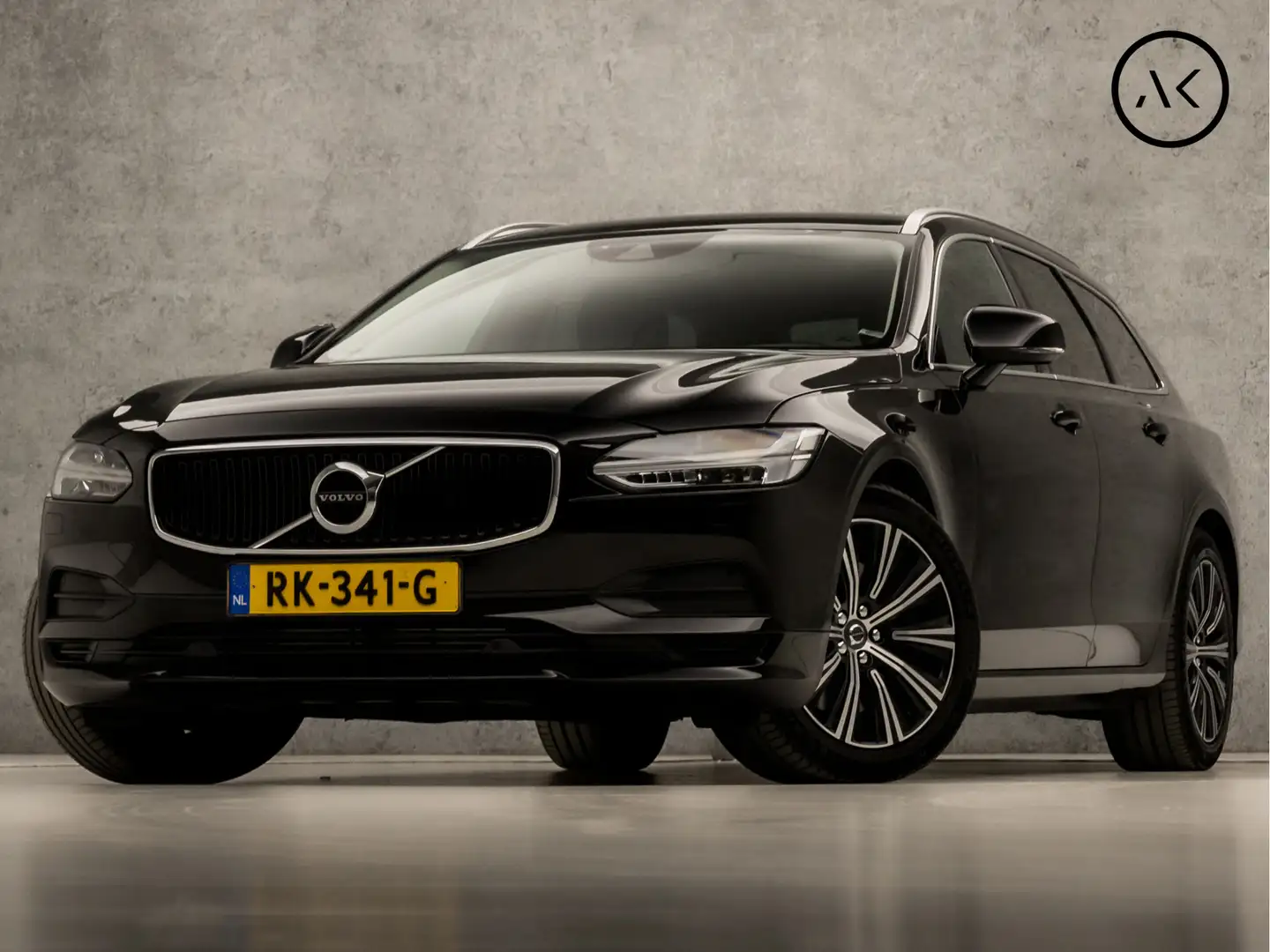 Volvo V90 2.0 T5 Momentum 255Pk Automaat (APPLE CARPLAY, GRO Zwart - 1