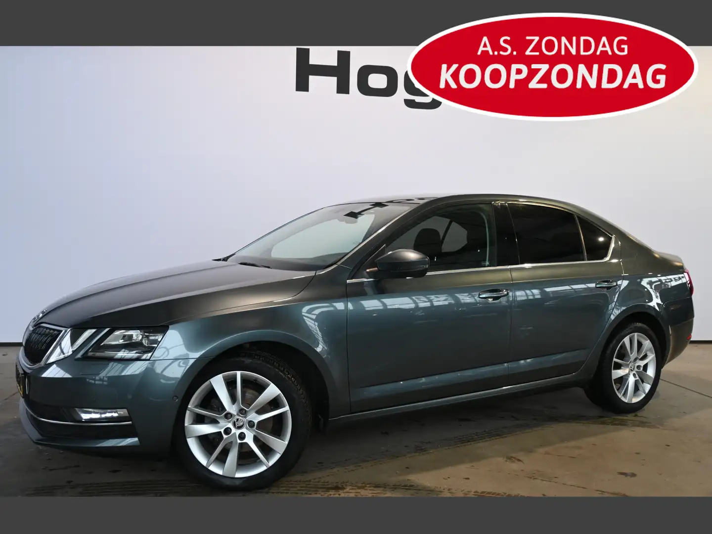Skoda Octavia 1.0 TSI Greentech Style Business Automaat Navigati Grau - 1