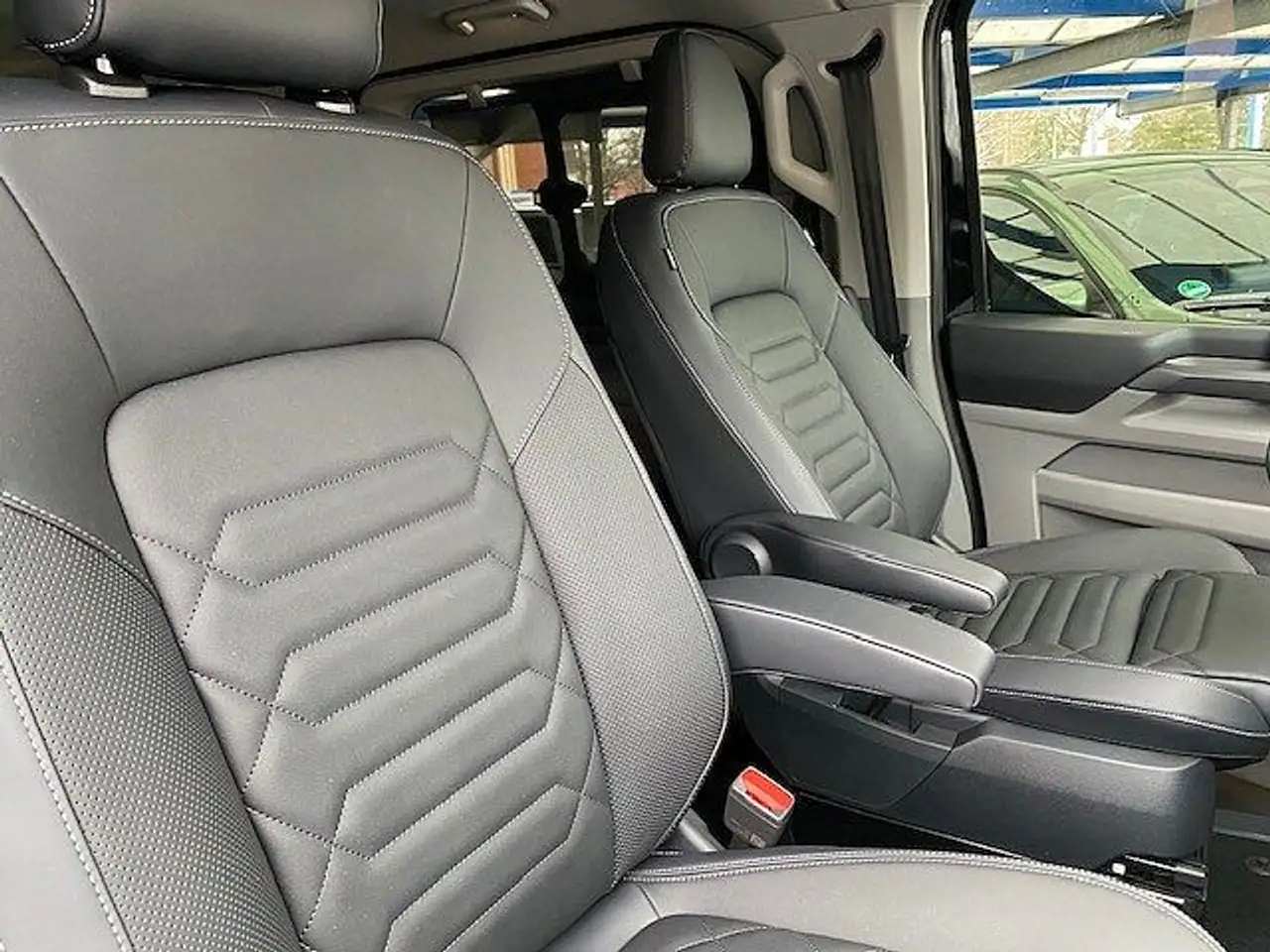 Ford Tourneo Custom FT320 L1''TitaniumX''Leder,LED-SW,AHK 11