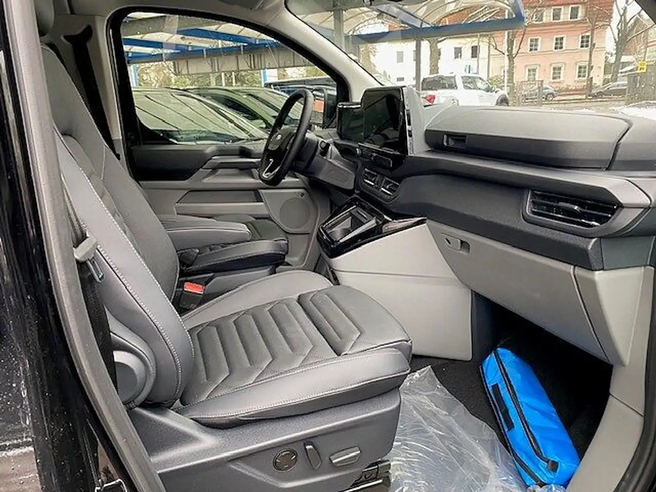Ford Tourneo Custom FT320 L1''TitaniumX''Leder,LED-SW,AHK 6