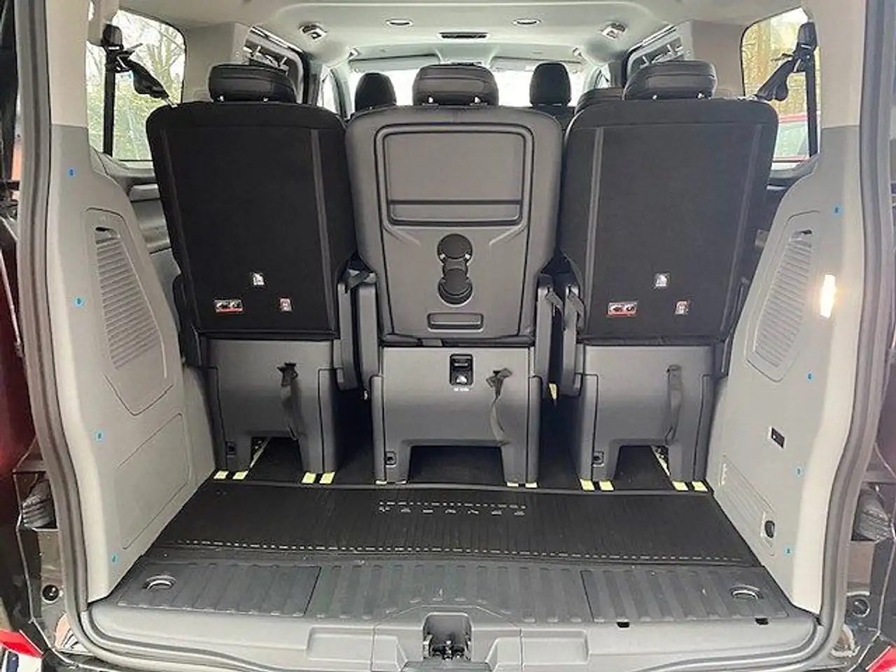 Ford Tourneo Custom FT320 L1''TitaniumX''Leder,LED-SW,AHK 9