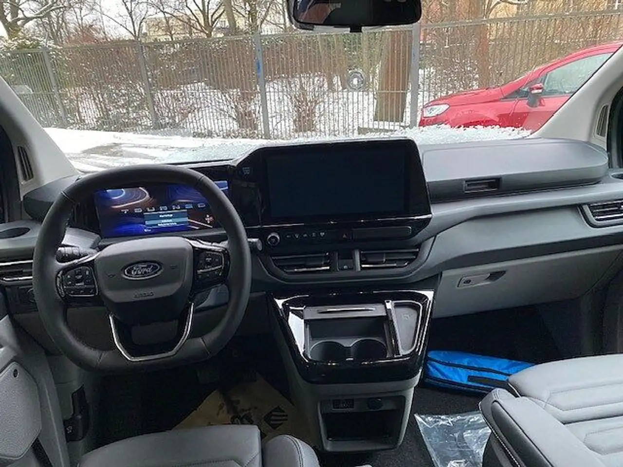 Ford Tourneo Custom FT320 L1''TitaniumX''Leder,LED-SW,AHK 7