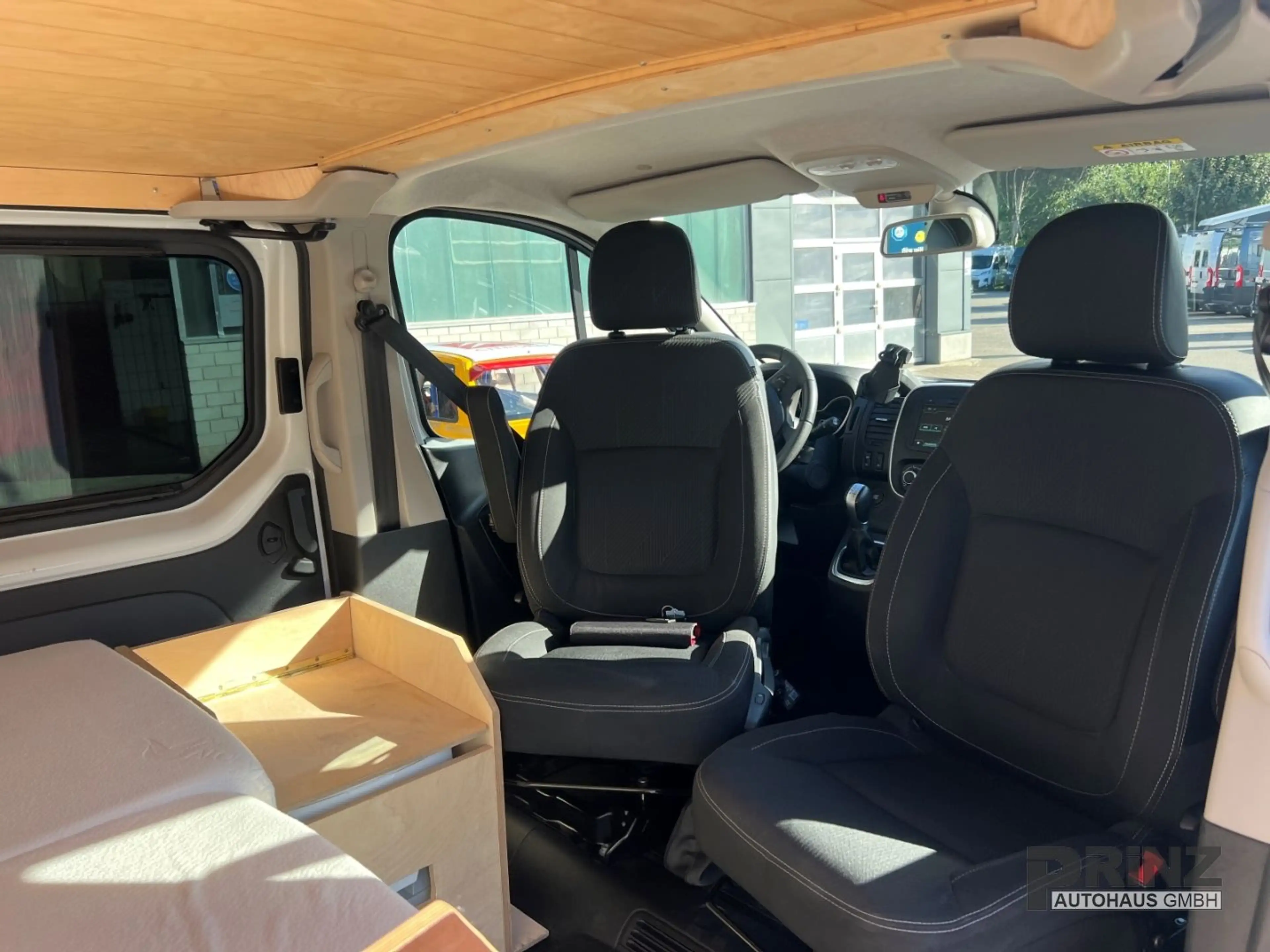 Nissan NV300 Kombi L1H1 2,7t PREMIUM — photo 18