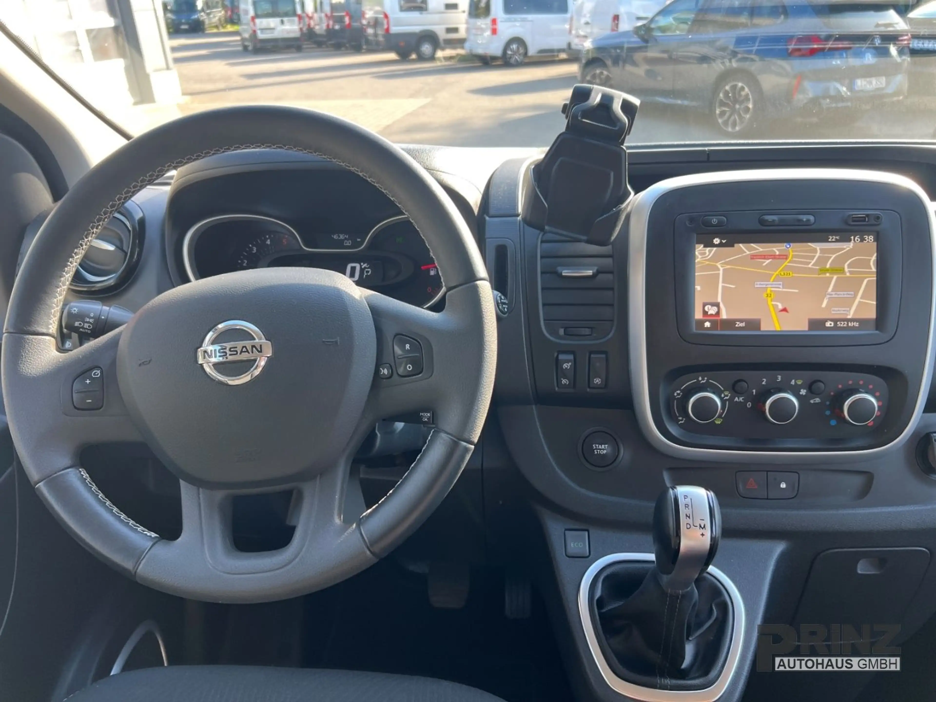 Nissan NV300 Kombi L1H1 2,7t PREMIUM — photo 17