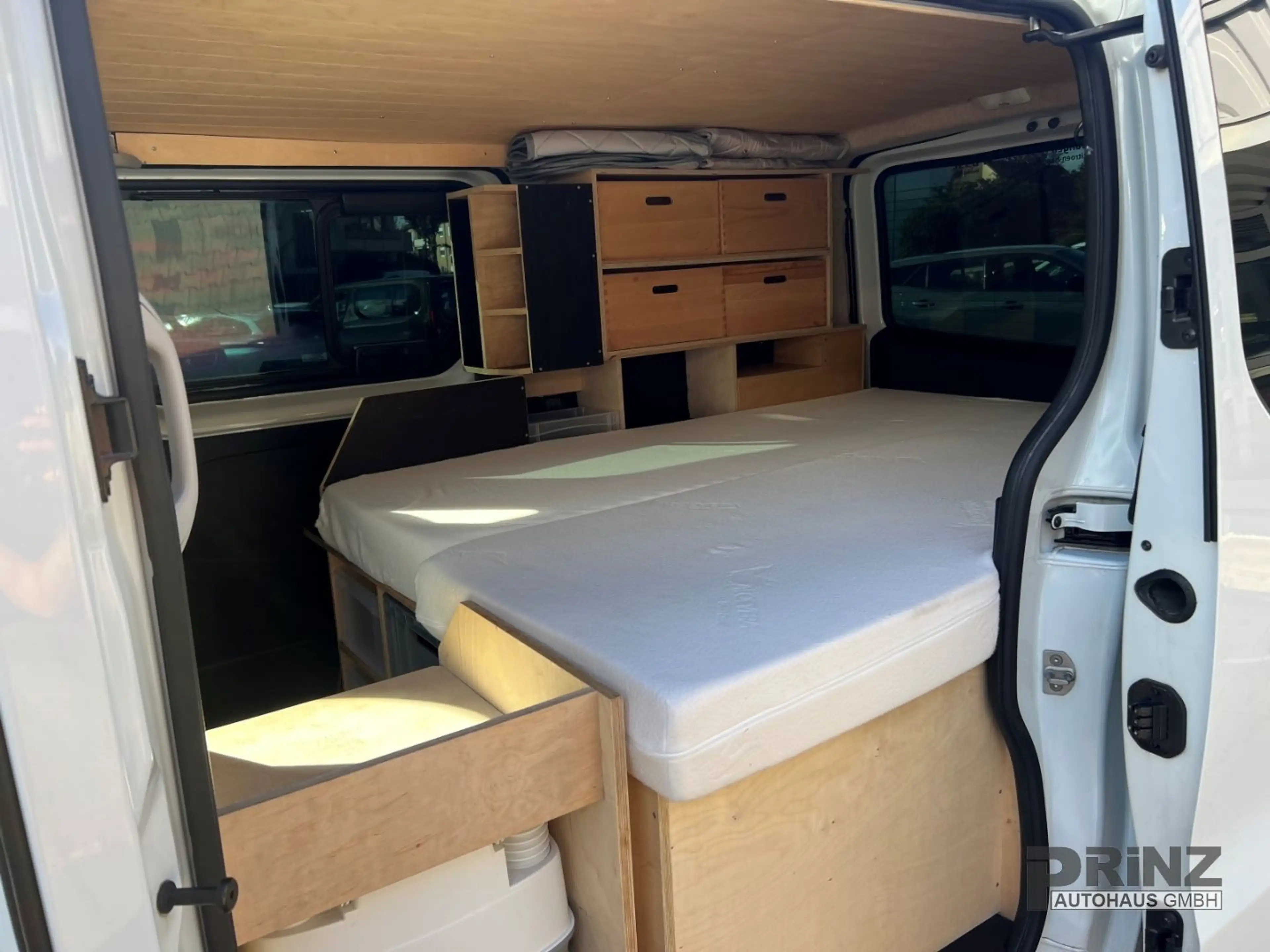Nissan NV300 Kombi L1H1 2,7t PREMIUM — photo 11