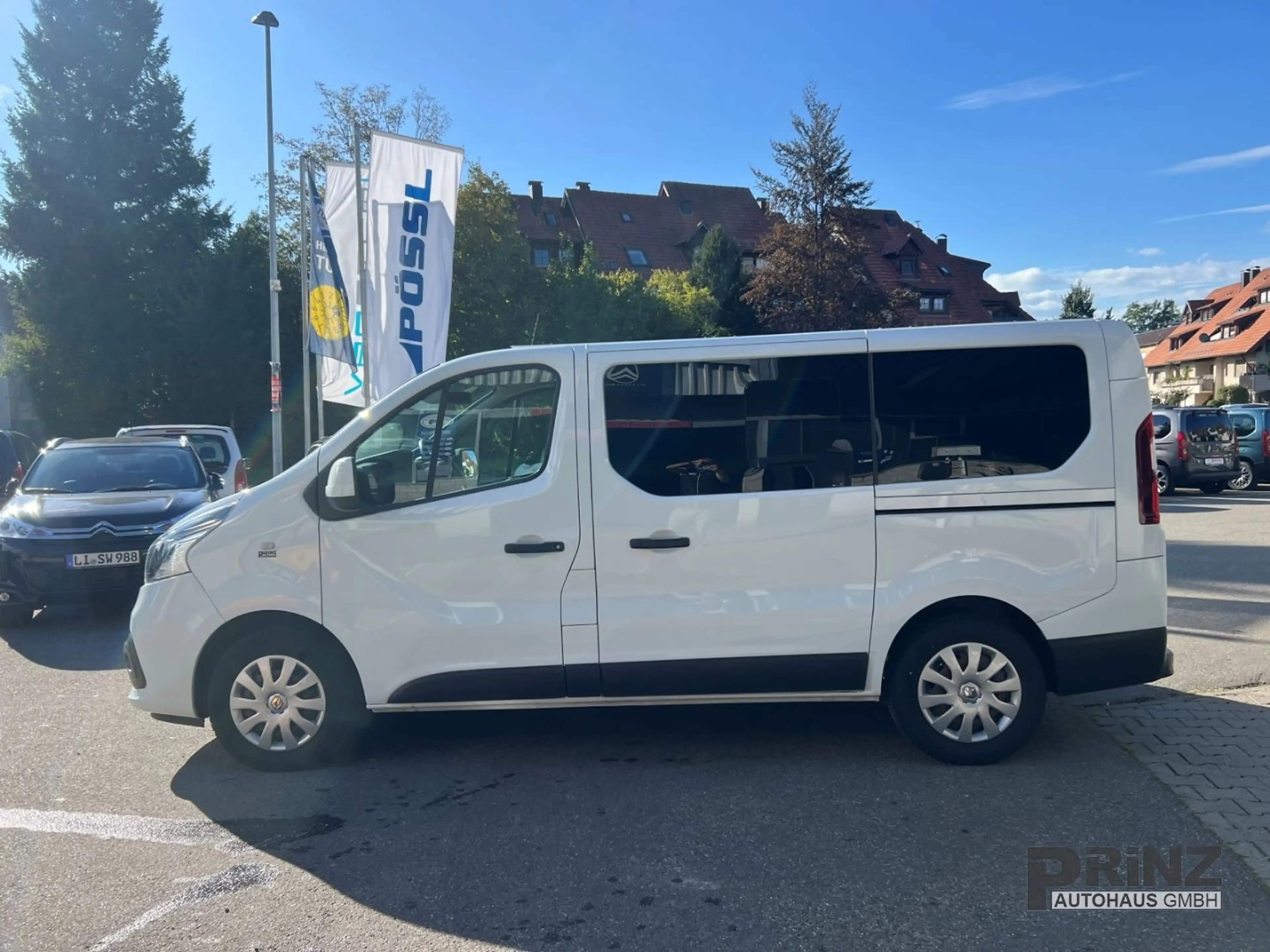 Nissan NV300 Kombi L1H1 2,7t PREMIUM — photo 2