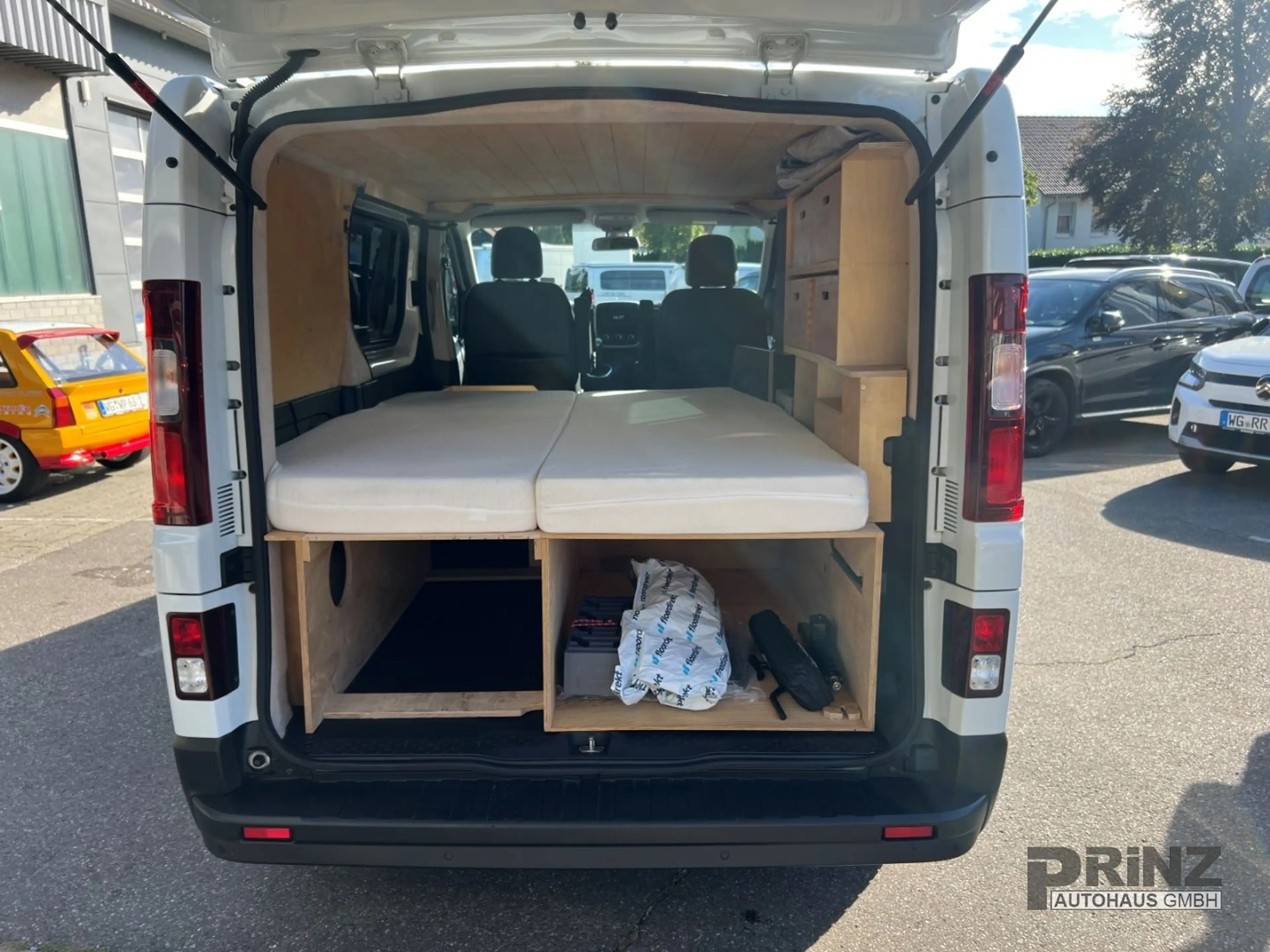 Nissan NV300 Kombi L1H1 2,7t PREMIUM — photo 13