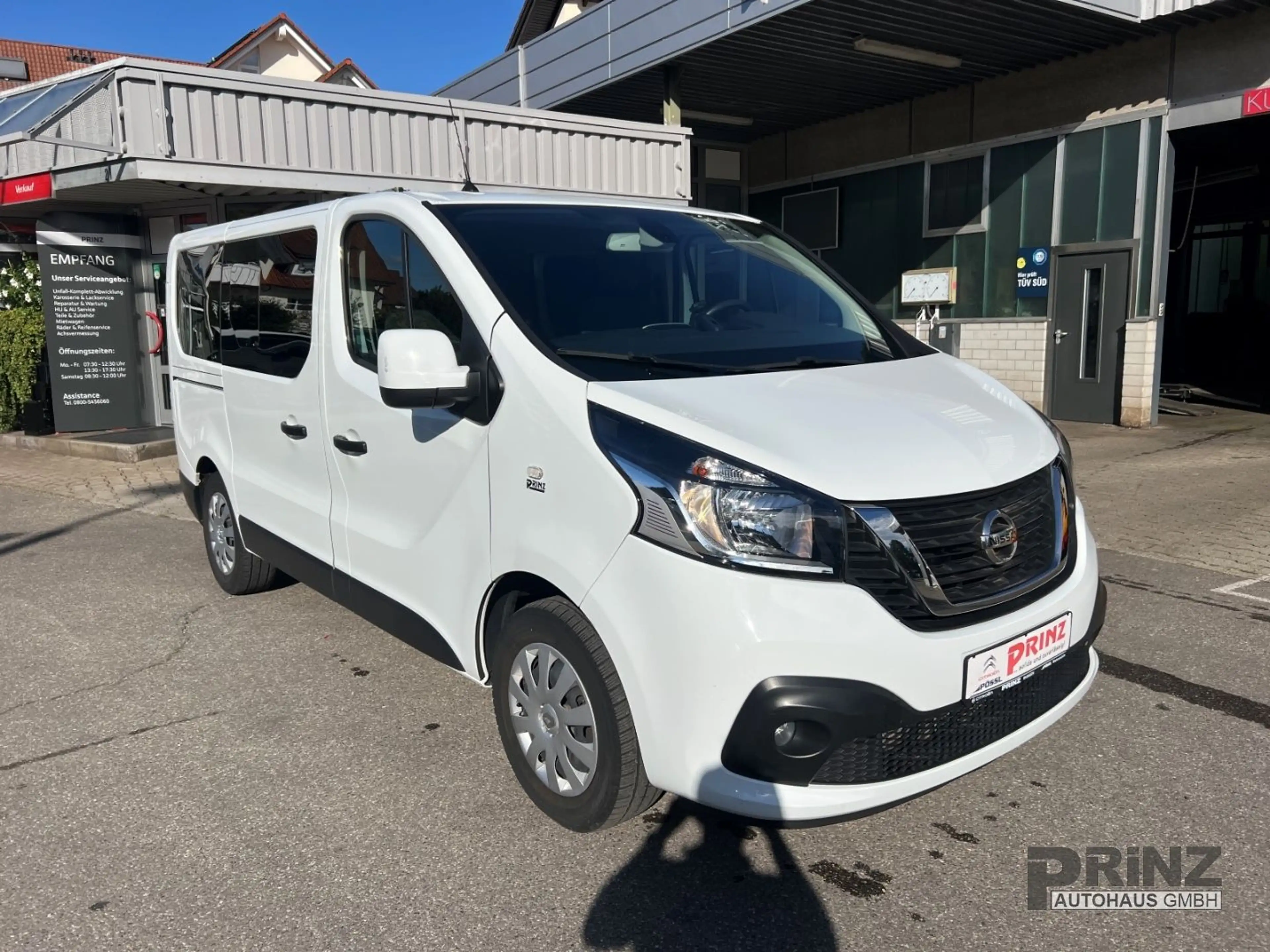 Nissan NV300 Kombi L1H1 2,7t PREMIUM — photo 7