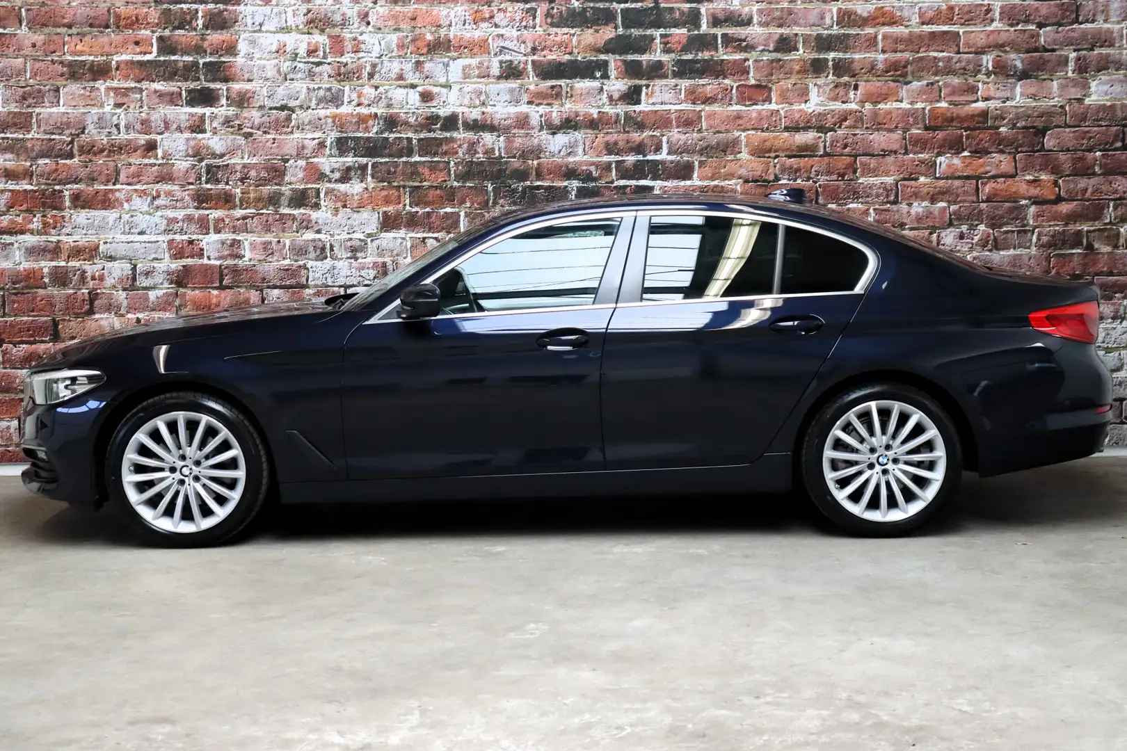 BMW 520 5 Serie Sedan 520i Executive Automaat / Navigatie Blauw - 2