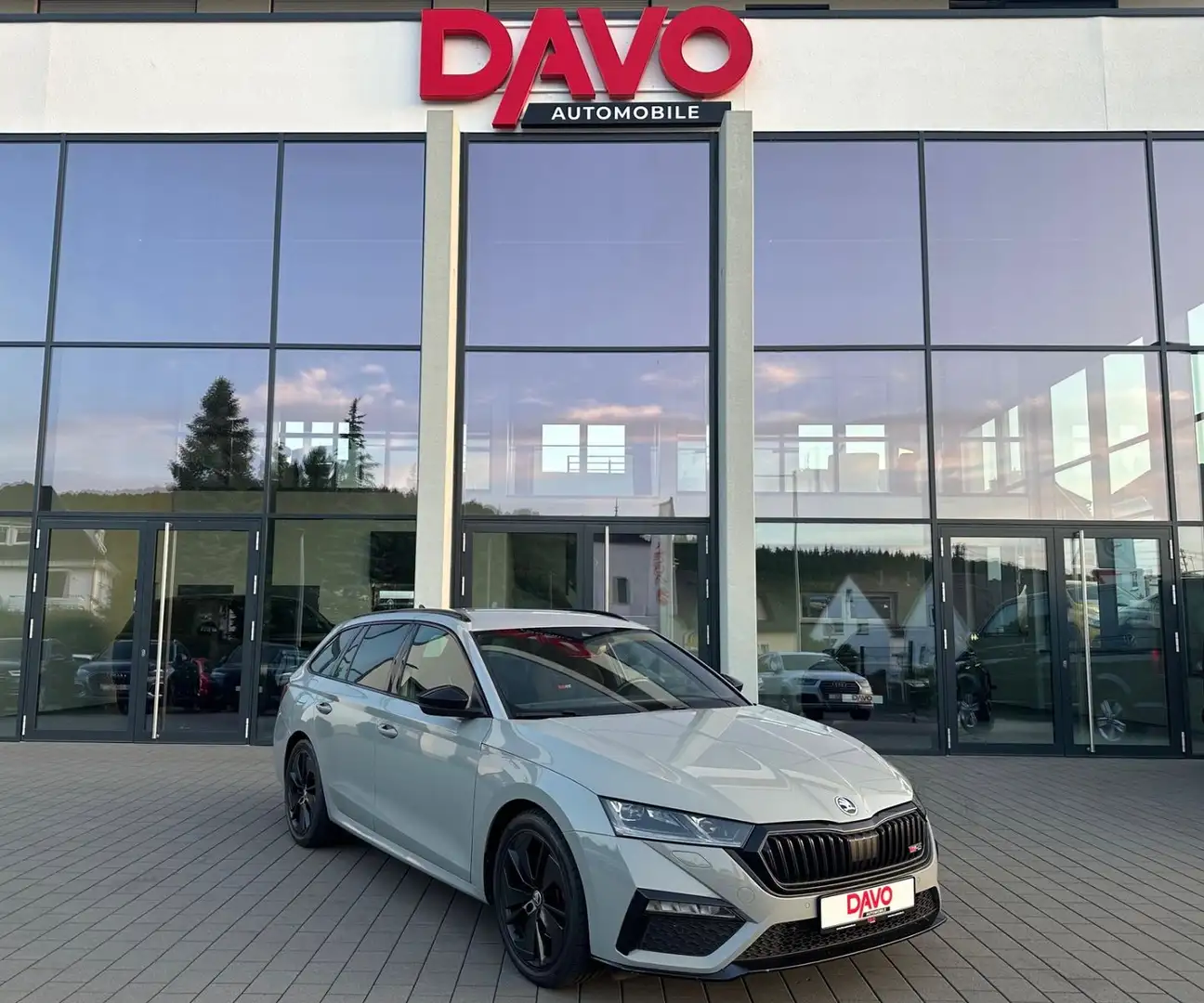 Skoda Octavia Combi RS 2.0 TDI DSG/AHK/HeadUP/ Grijs - 1