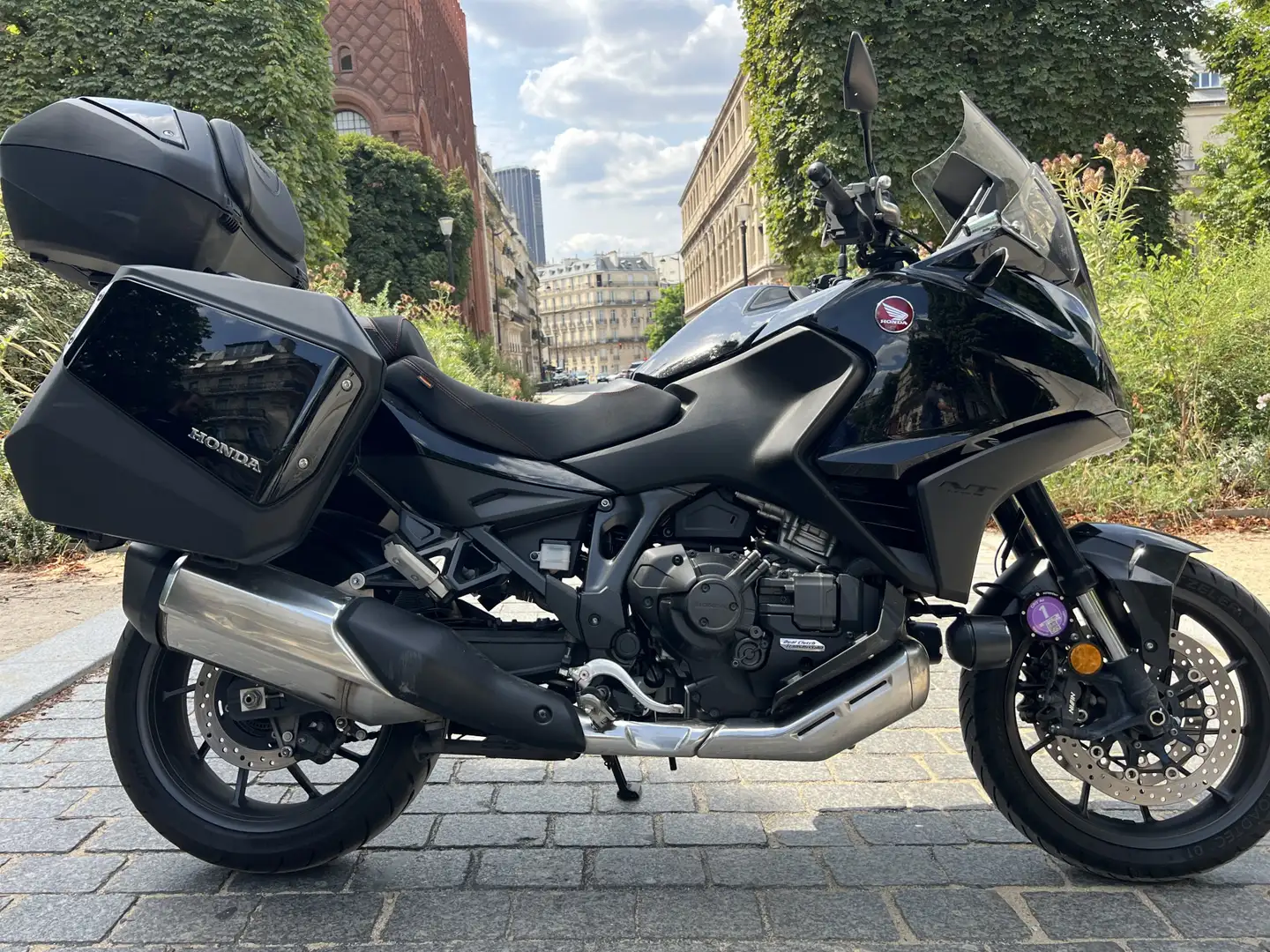 Honda NT 1100 Noir - 1