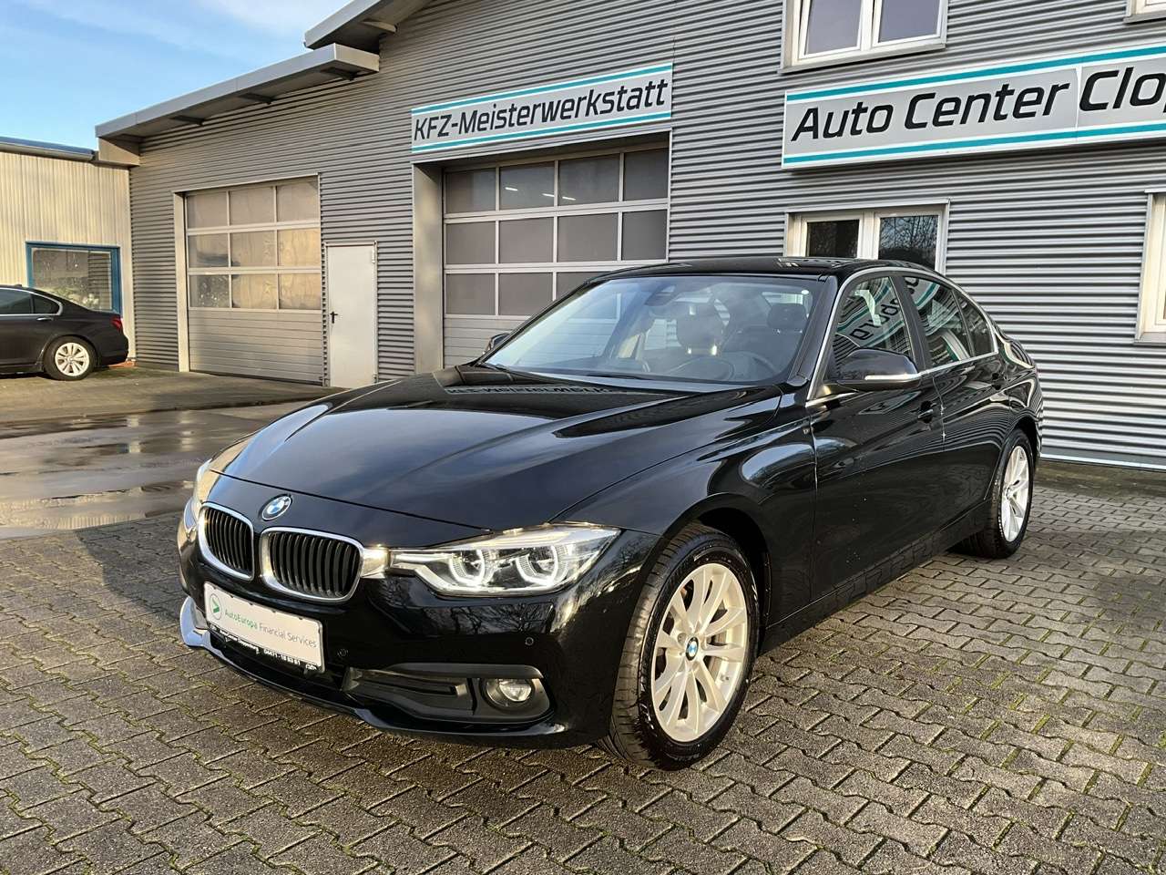 Second hand Bmw 3 Series 320