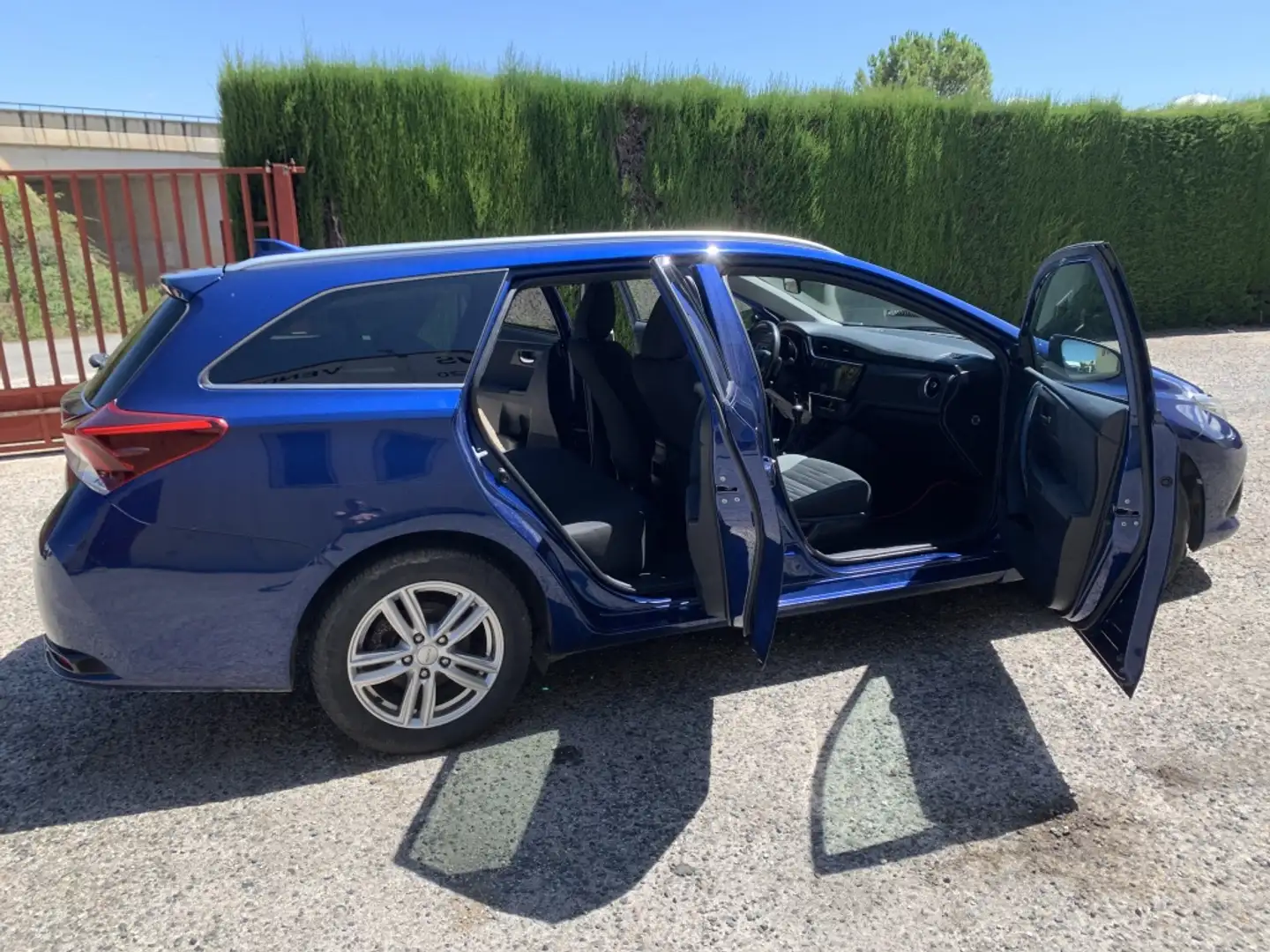 Toyota Auris Touring Sports 120D Business Azul - 2