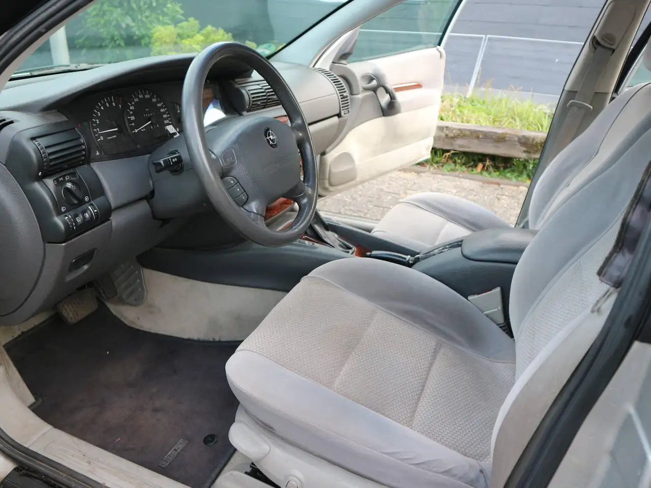 Opel Omega 2.0 16V CD, foto 12