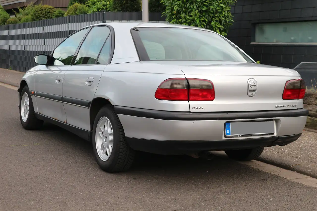 Opel Omega 2.0 16V CD, foto 3
