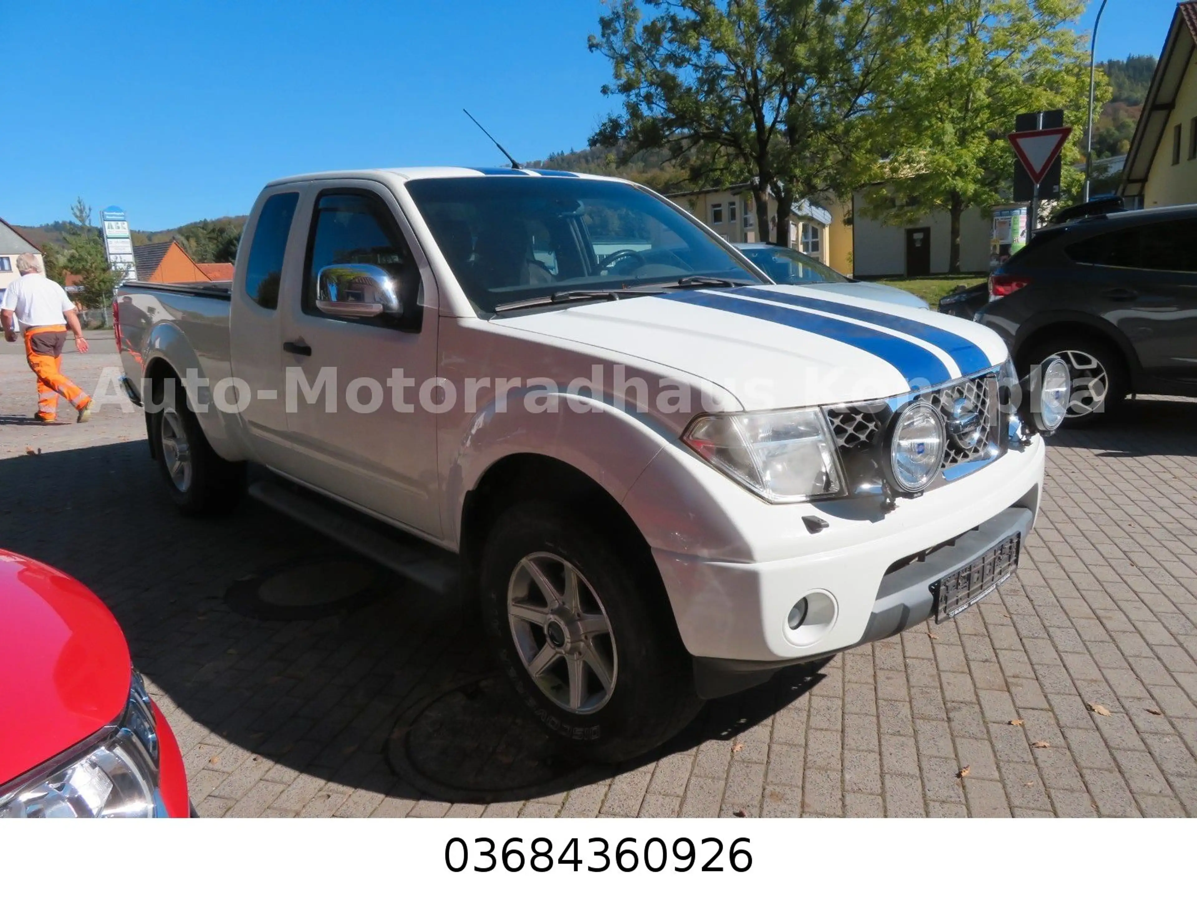 Nissan Navara Pickup King Cab LE 4X4 Schubboden+Standhe — photo 3