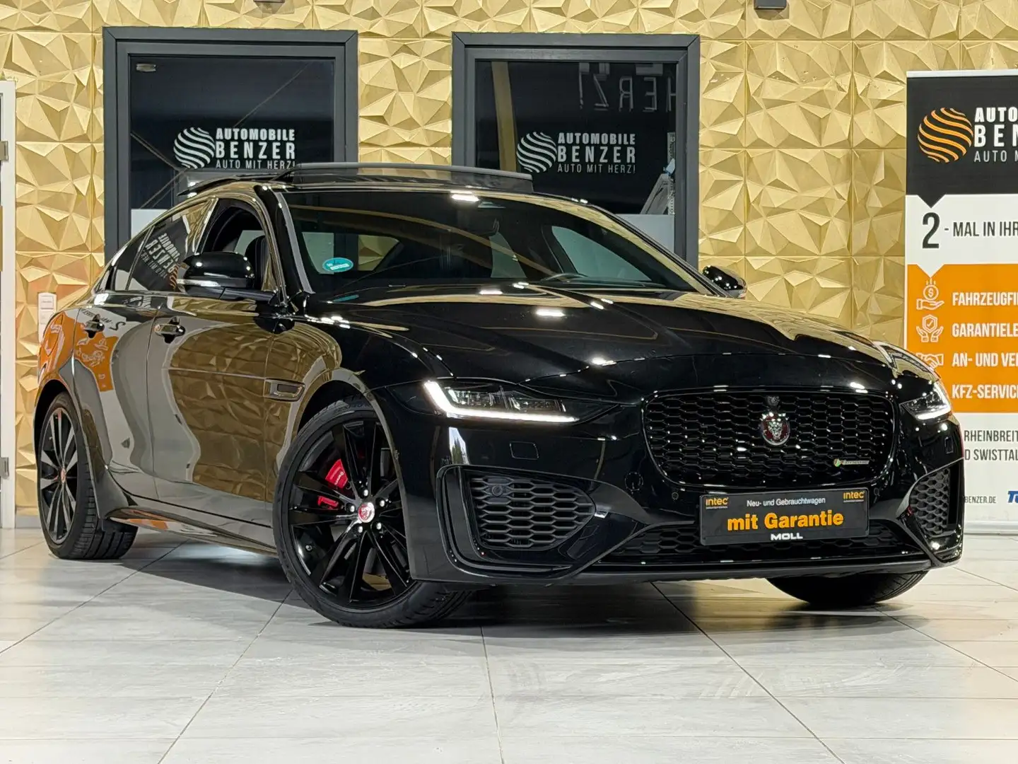 Jaguar XE R-Dynamic Black/PANO/360''KAM/MERIDIAN/LED Schwarz - 2