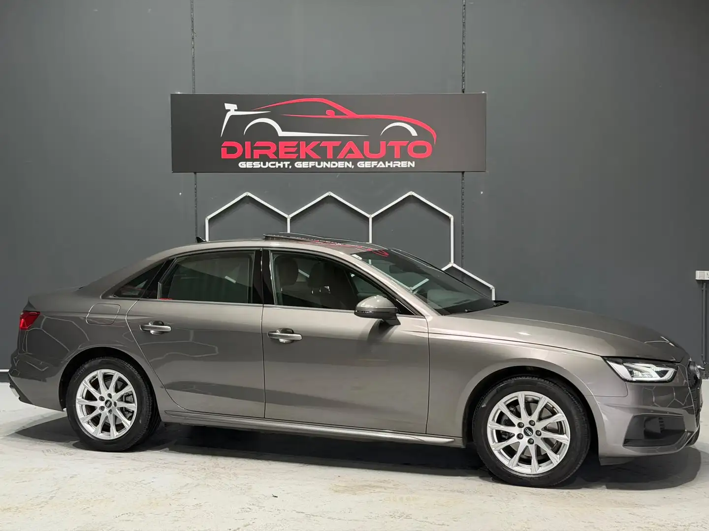 Audi A4 35 TDI Sline Grau - 1
