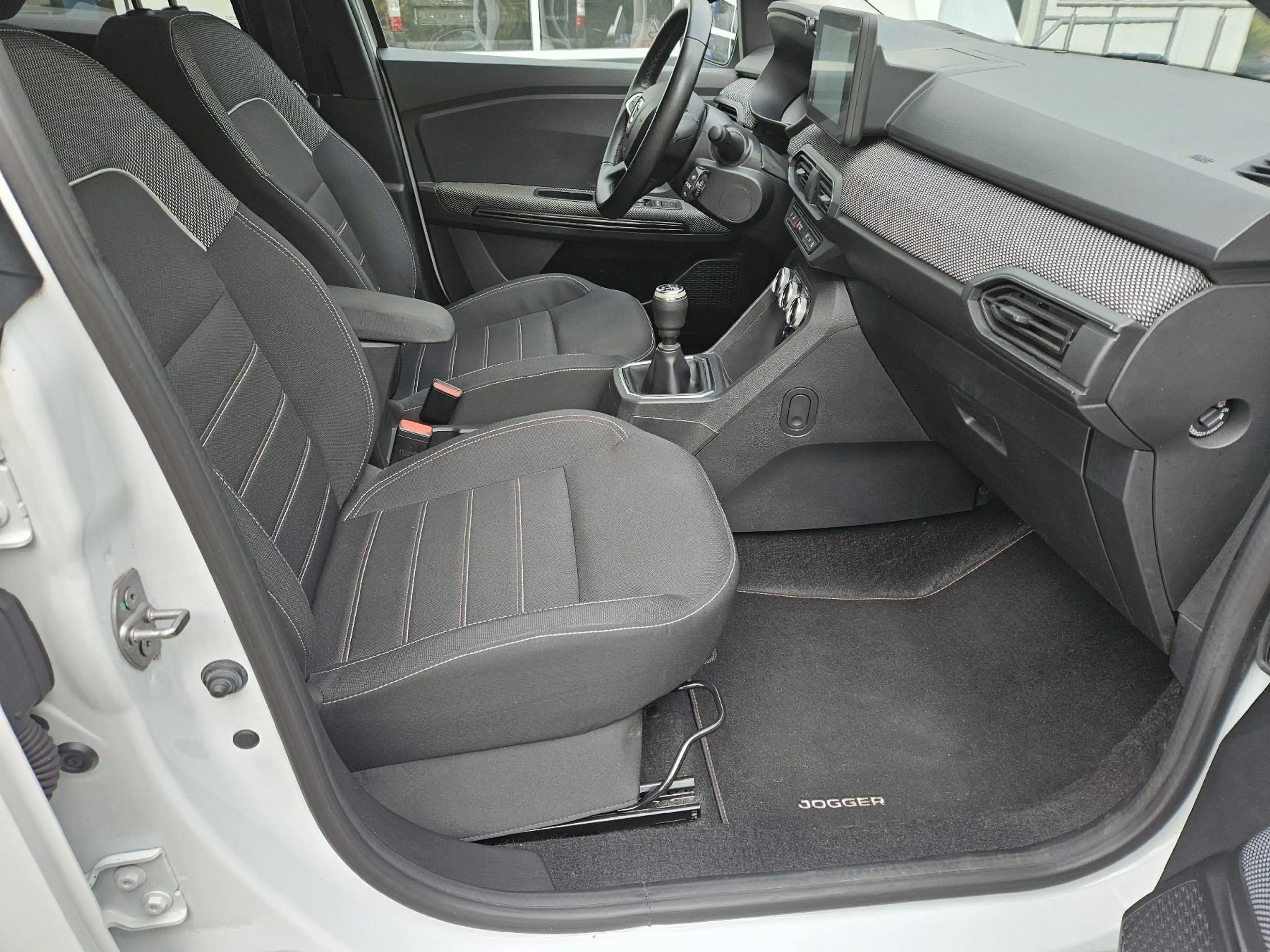 Dacia Jogger Extreme+ TCe 110 7-Sitzer — photo 5