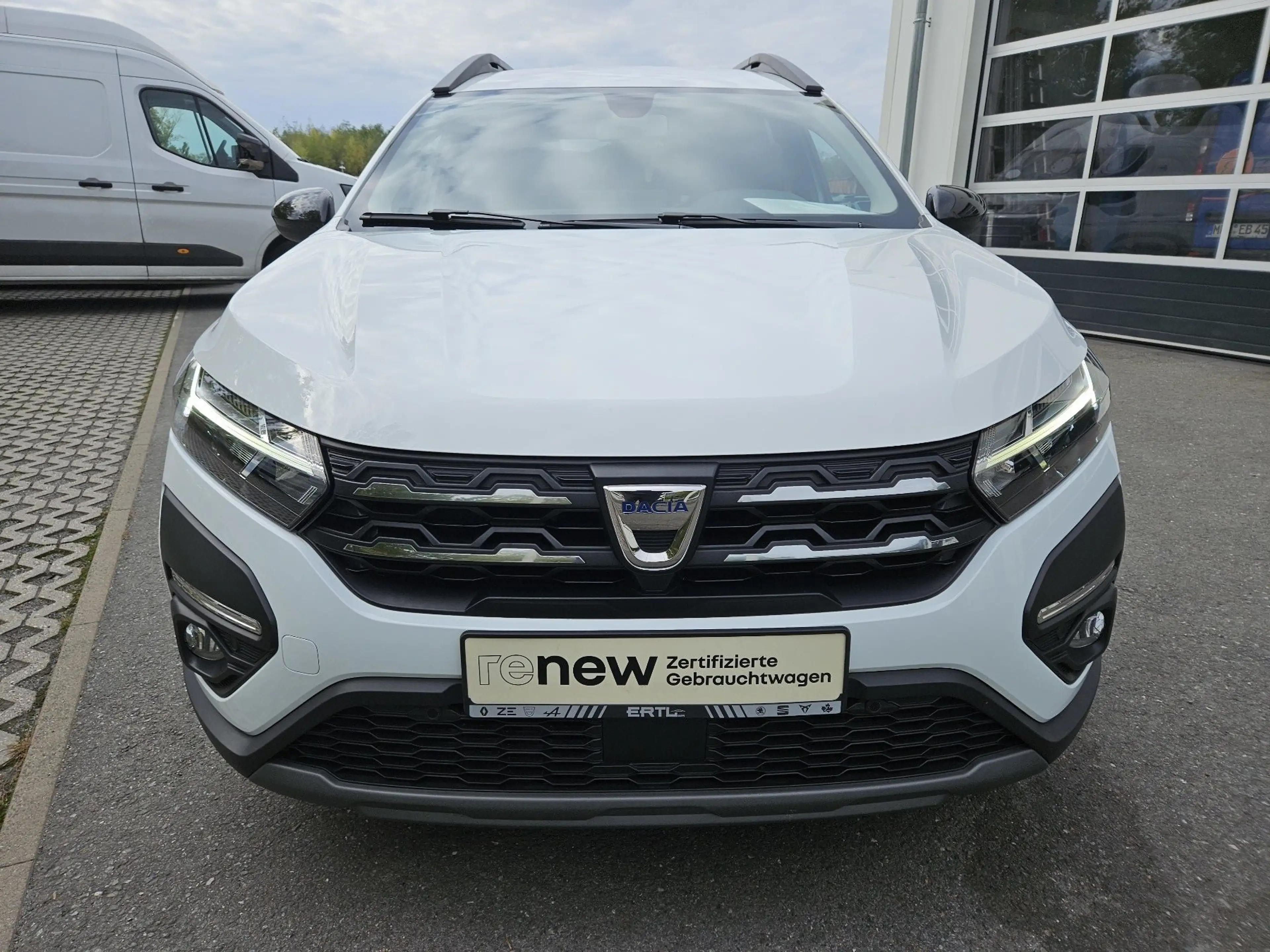 Dacia Jogger Extreme+ TCe 110 7-Sitzer — photo 2