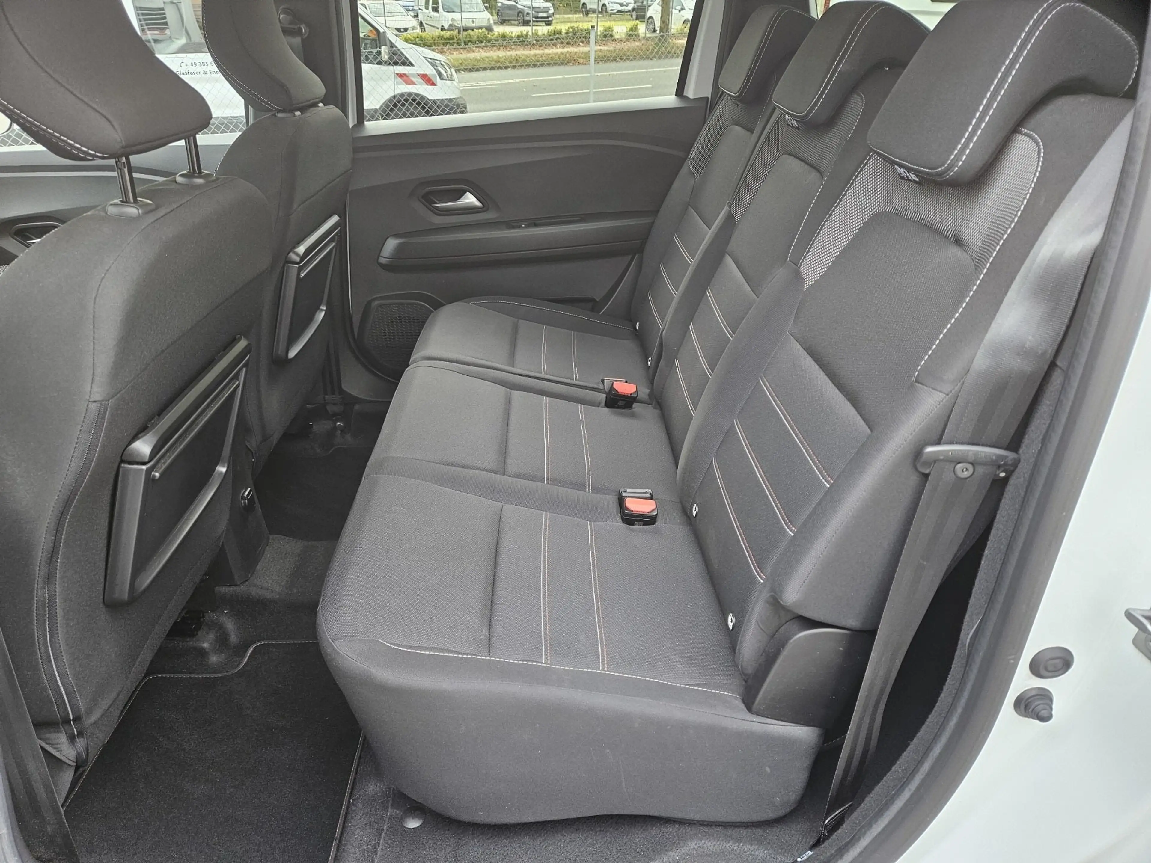 Dacia Jogger Extreme+ TCe 110 7-Sitzer — photo 7