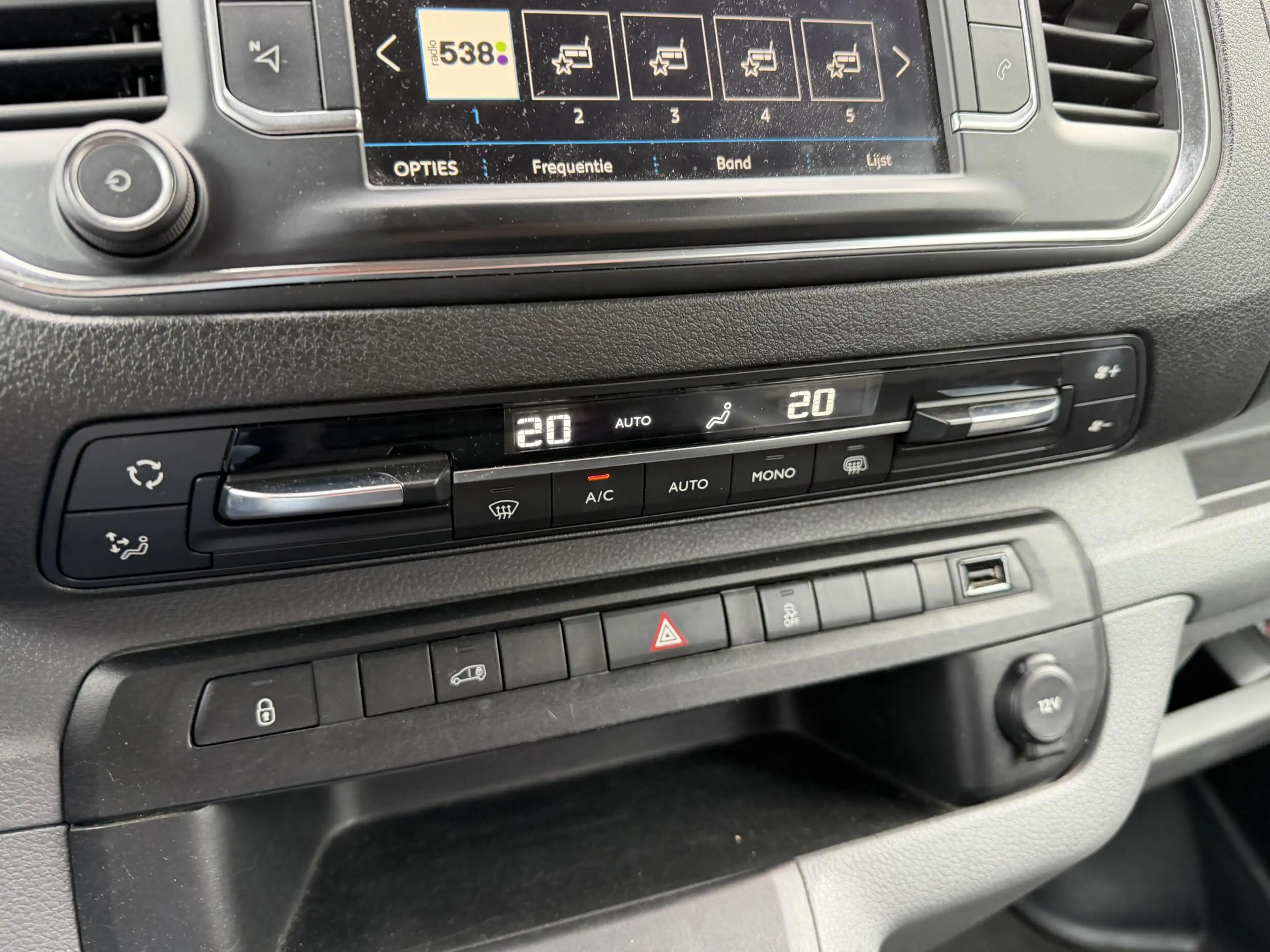 Peugeot Expert 231L 2.0 BlueHDI 180 Premium Pack | Navigatie | Ca — photo 15