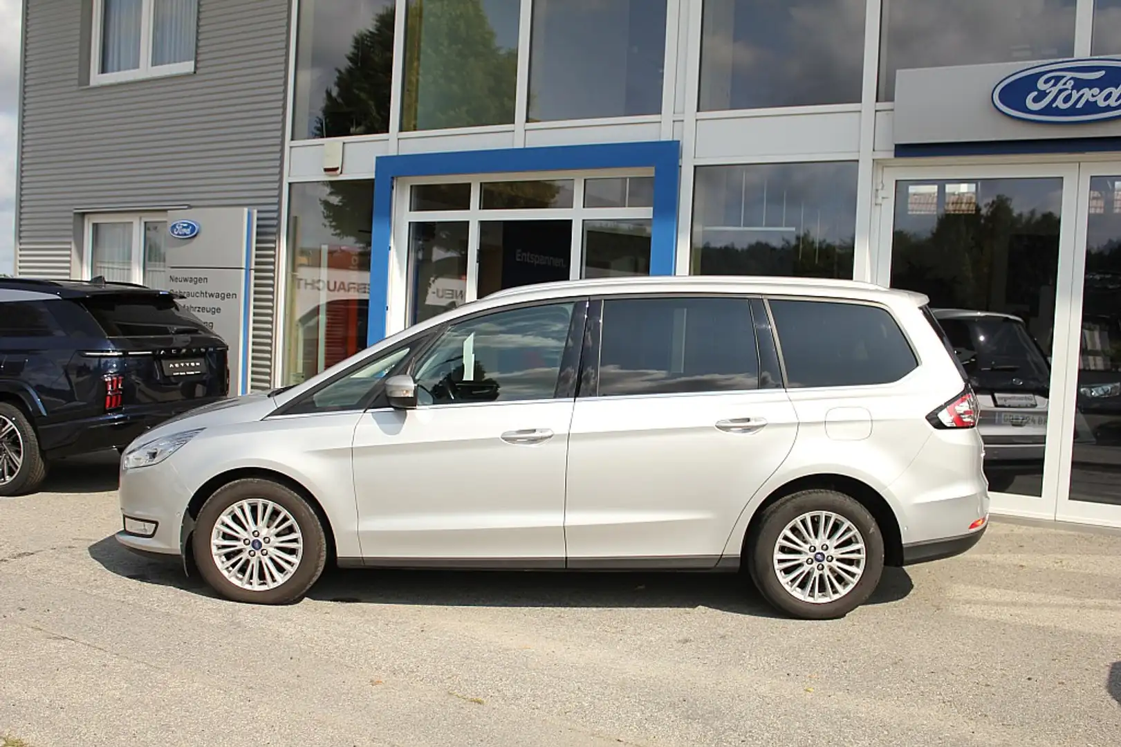 Ford Galaxy 2,0 EcoBlue SCR Titanium Aut. Silber - 2