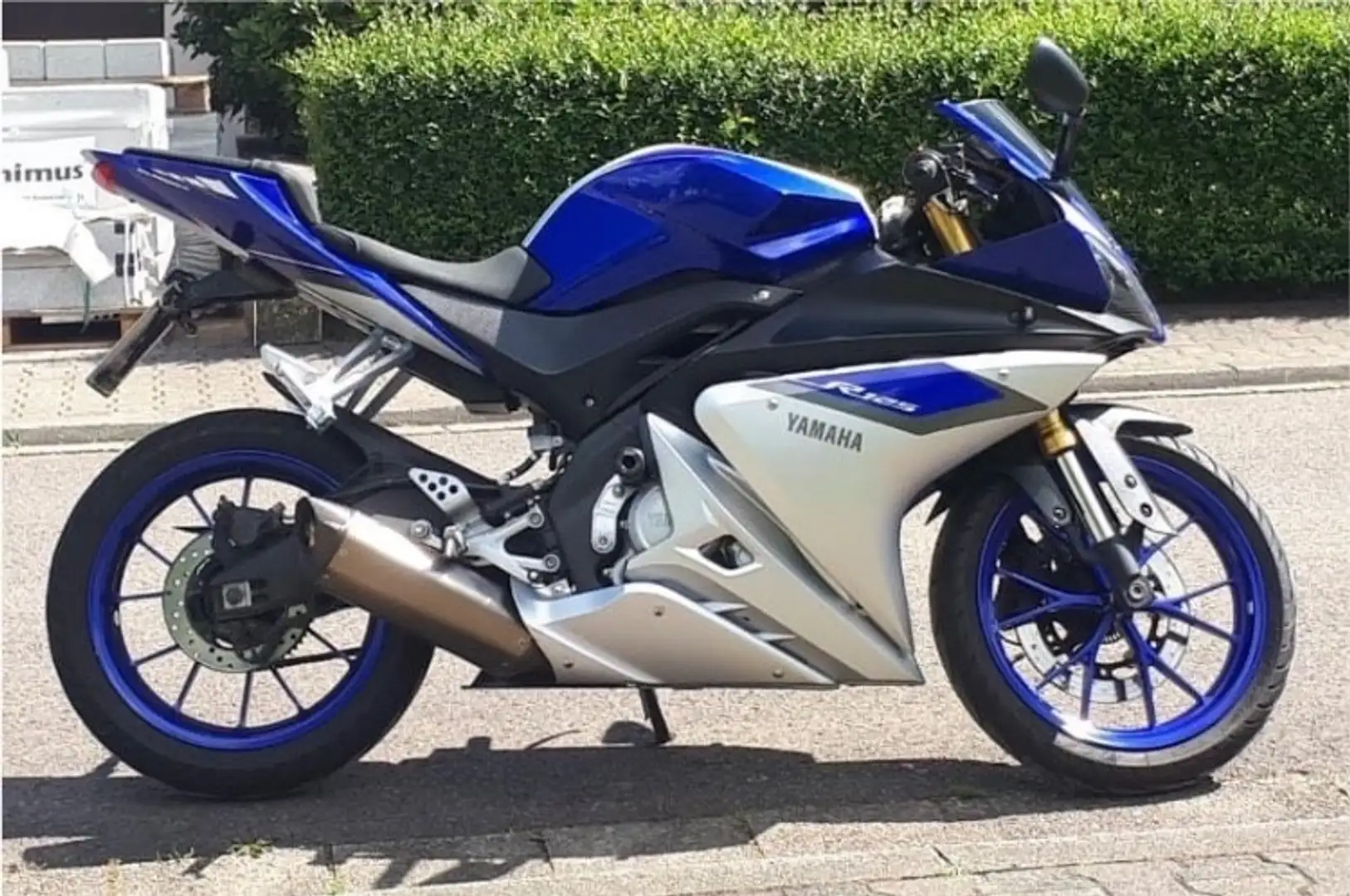Yamaha YZF-R125 Blau - 1